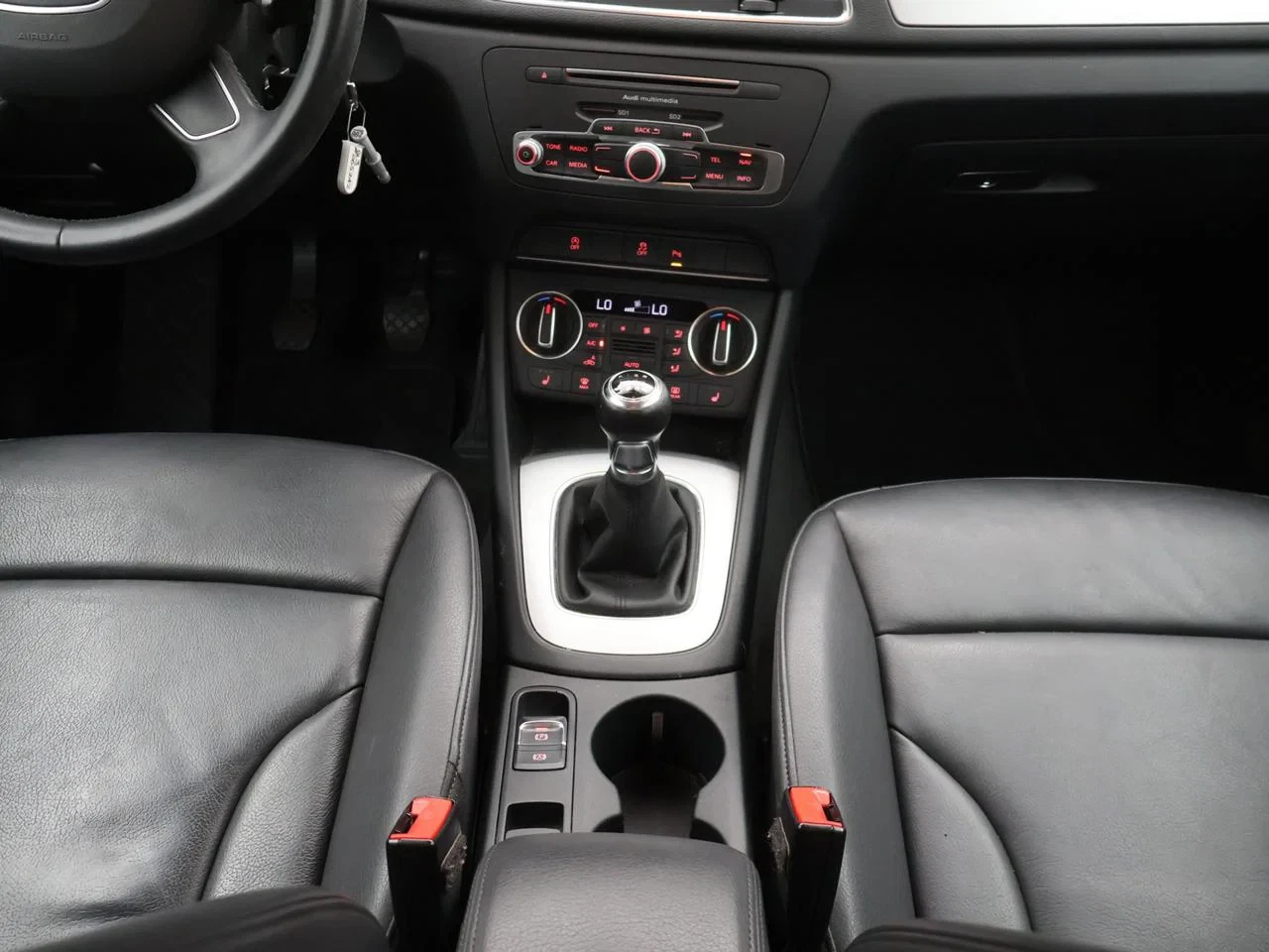 Audi Q3 Audi Q3 1.4TFSI 125PK *LEDER*CRUISE CONTROL*NAVI*CD SPELER*BLTH*PDC*AIRCO*ZETELVERWARMING*...*