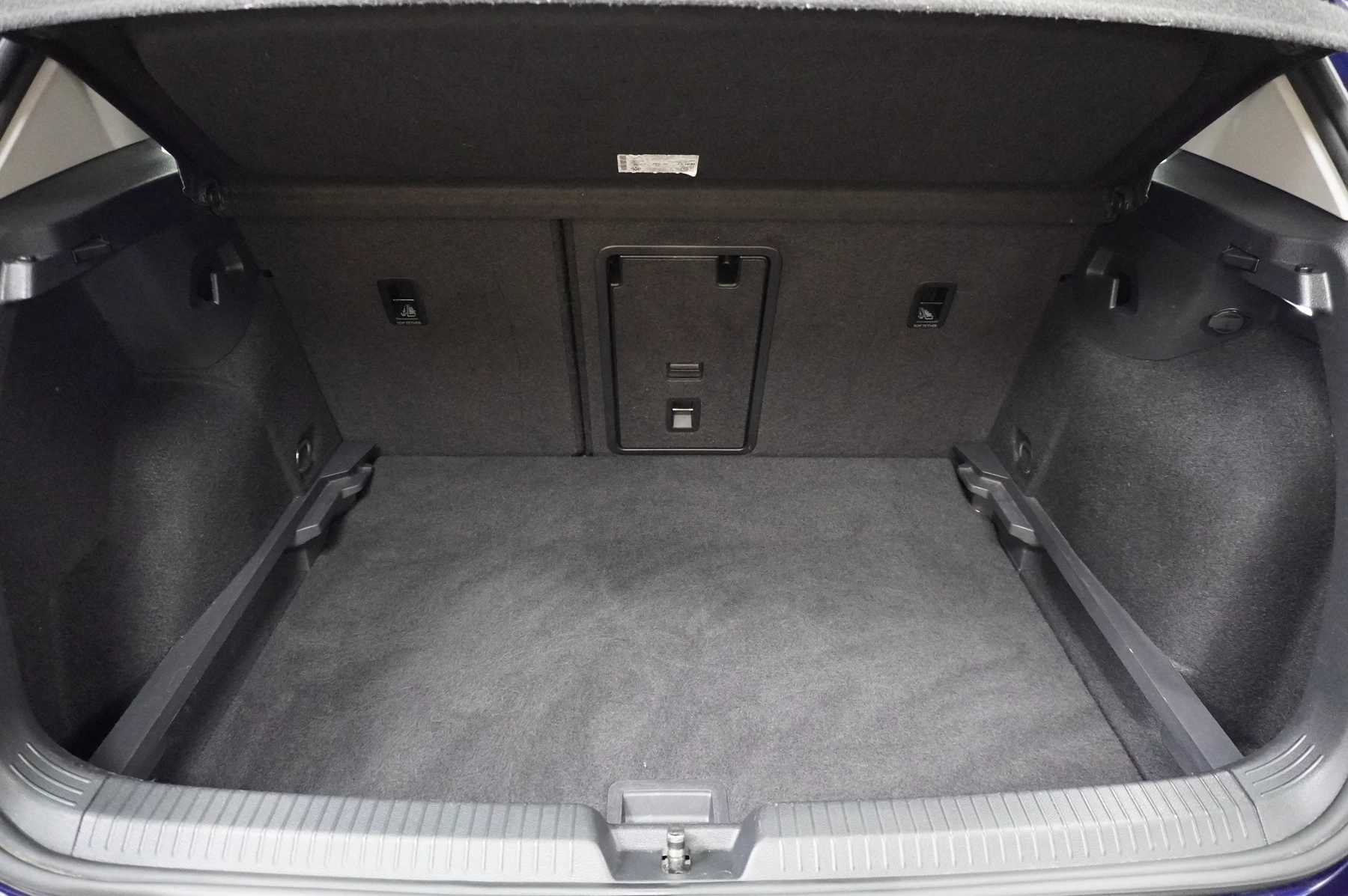 Volkswagen-Golf-image-16