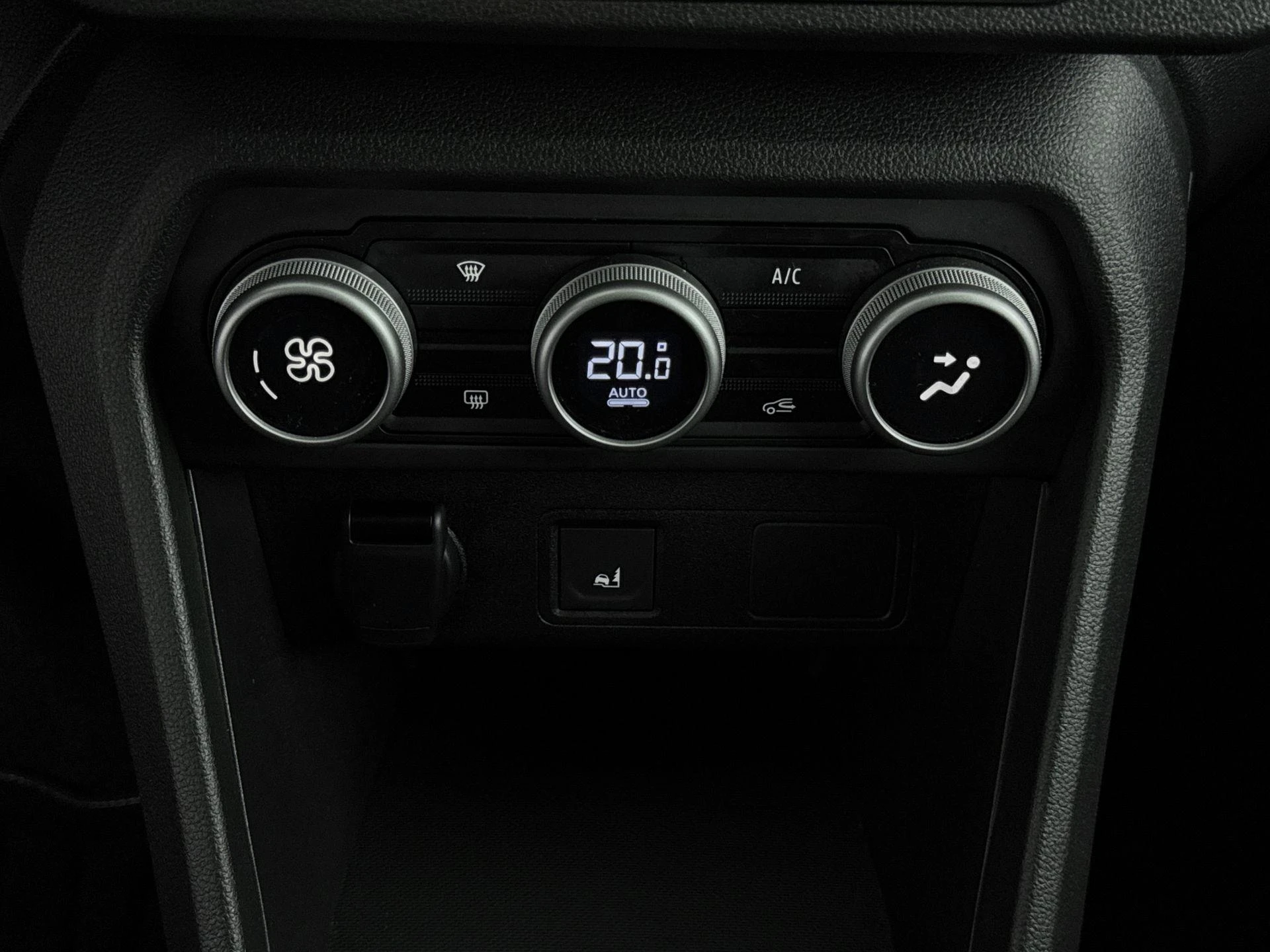 Dacia-Sandero Stepway-image-18