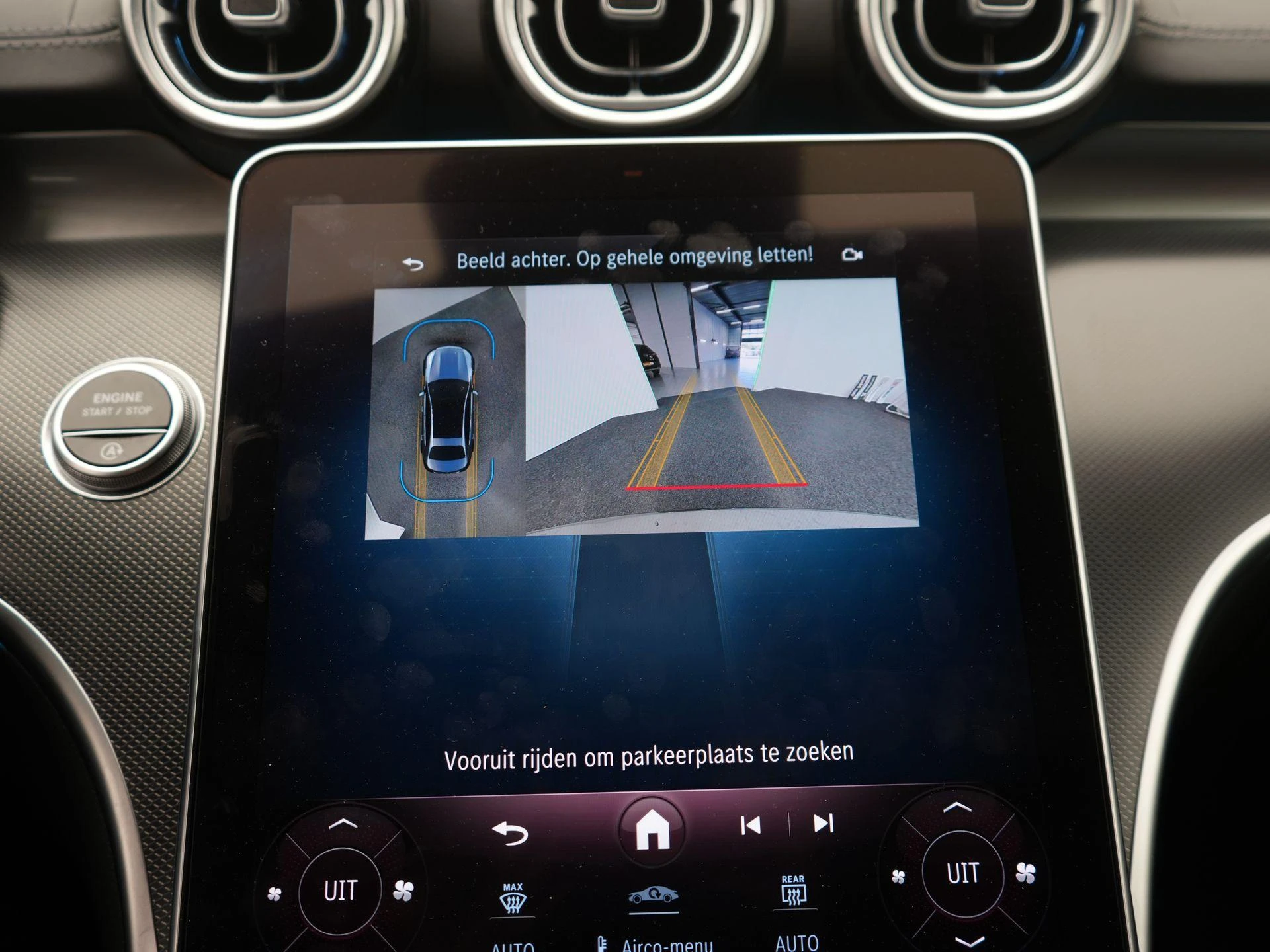 Mercedes-Benz-C-Klasse-image-12