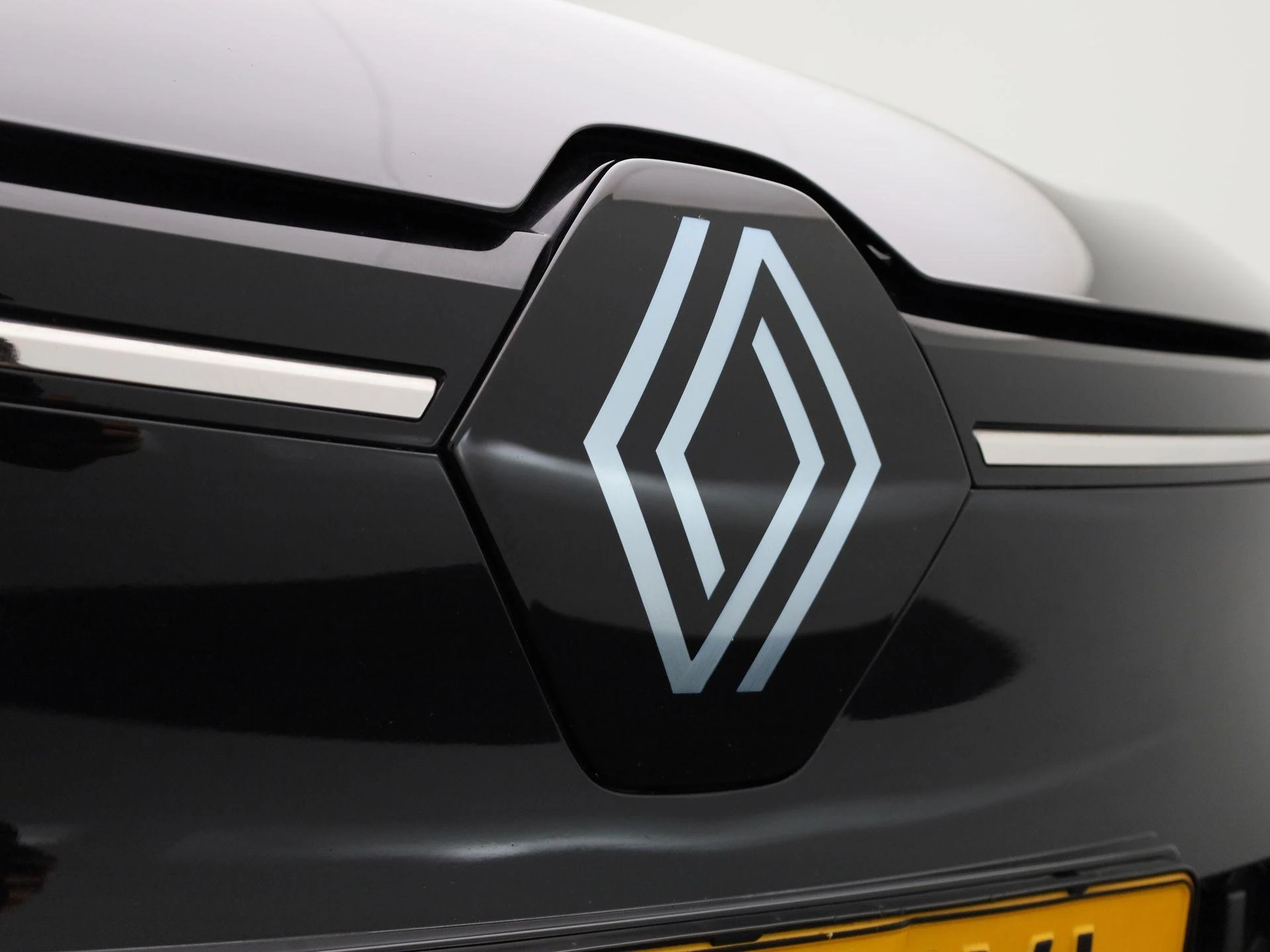 Renault-Megane E-Tech-image-34
