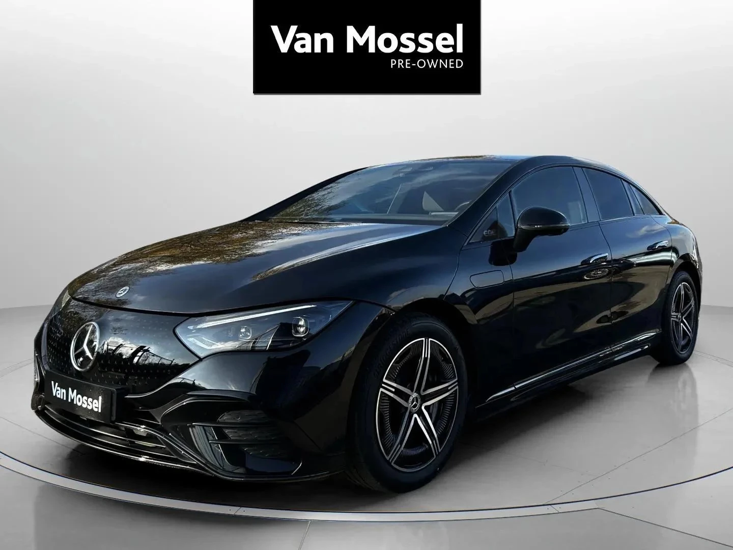 Mercedes-Benz-EQE-image-0