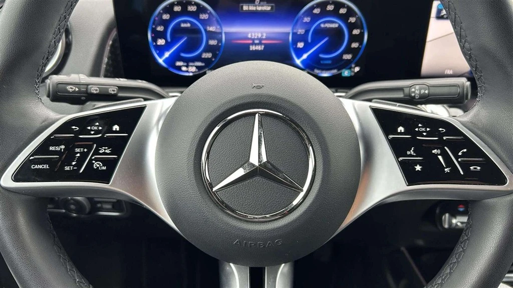 Mercedes-Benz-EQB-image-11