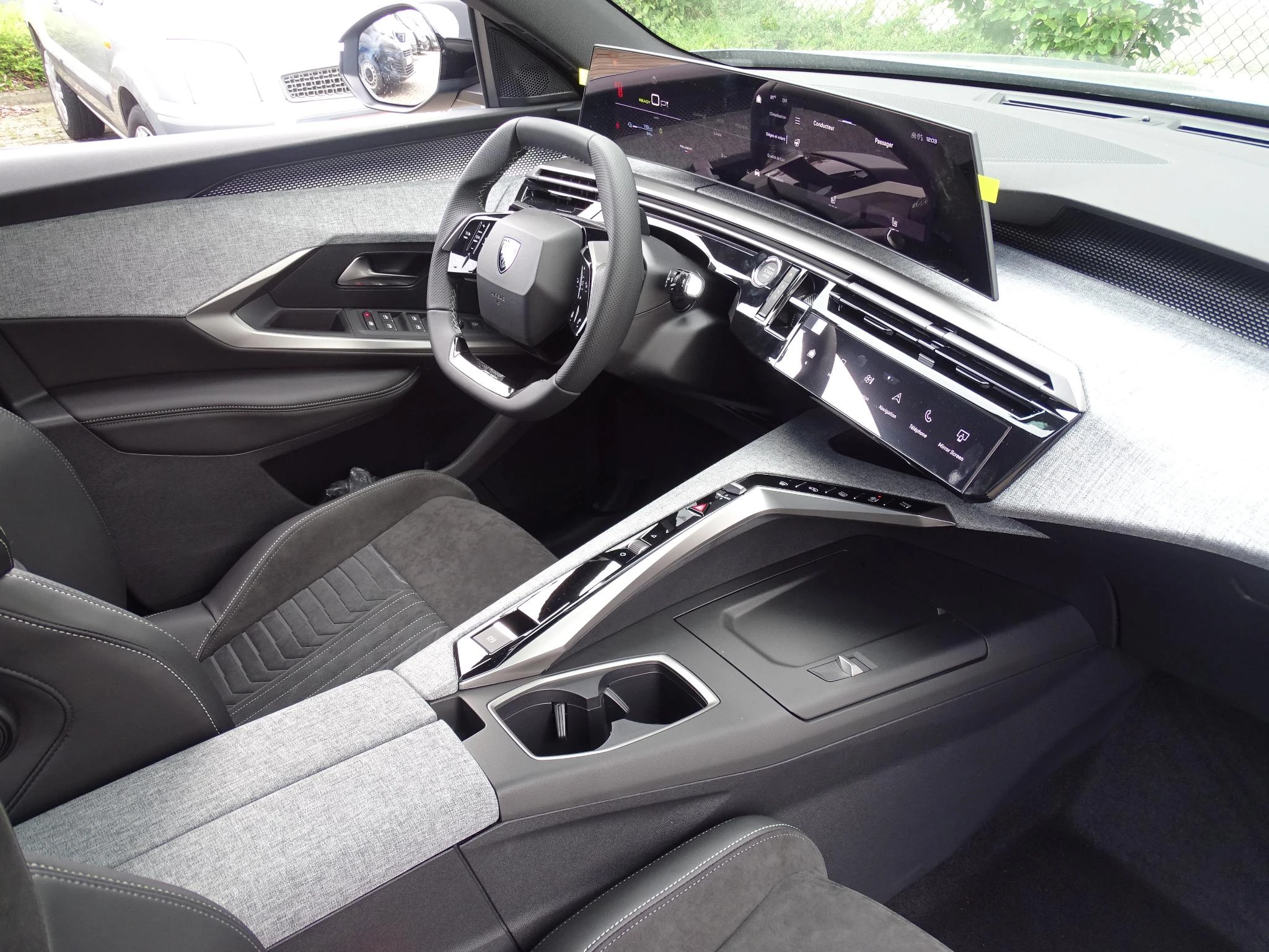 Peugeot-e-3008-image-12