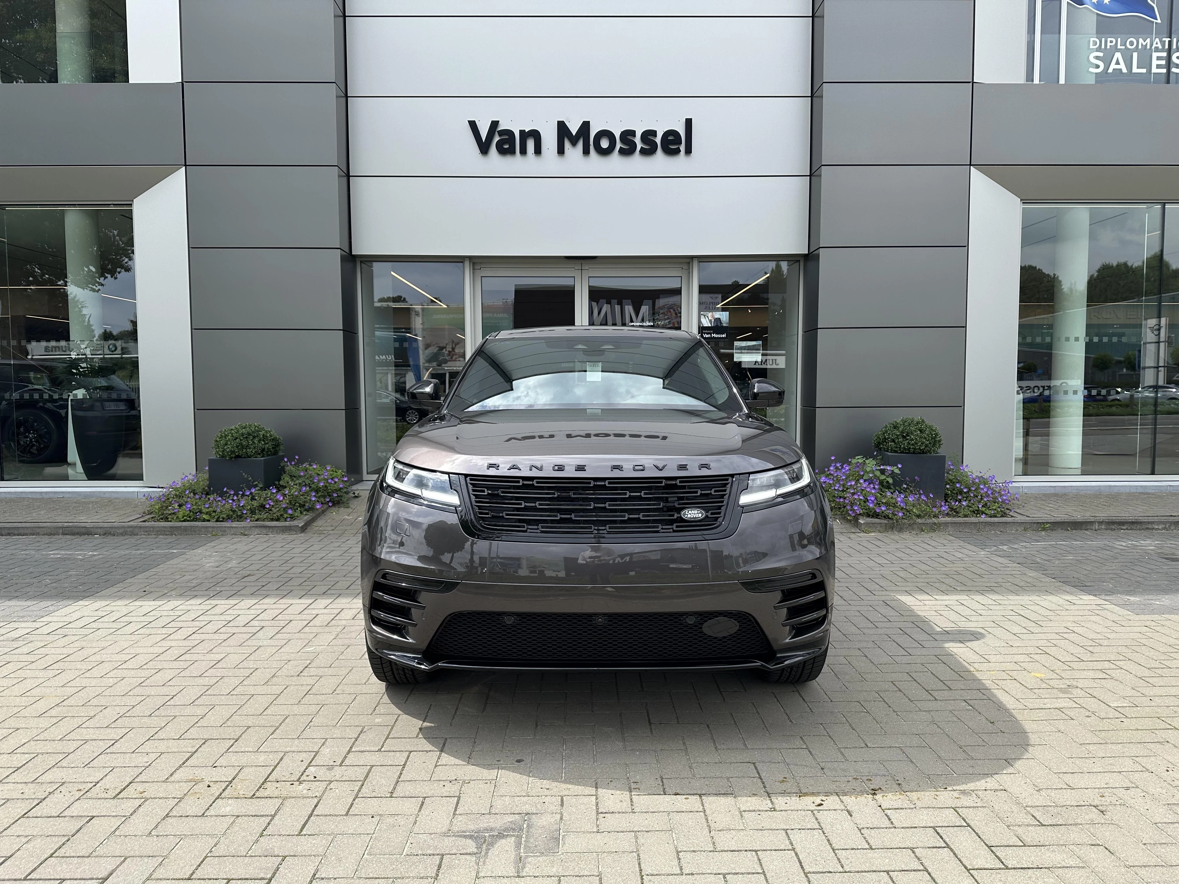 Land Rover-Range Rover Velar-image-1