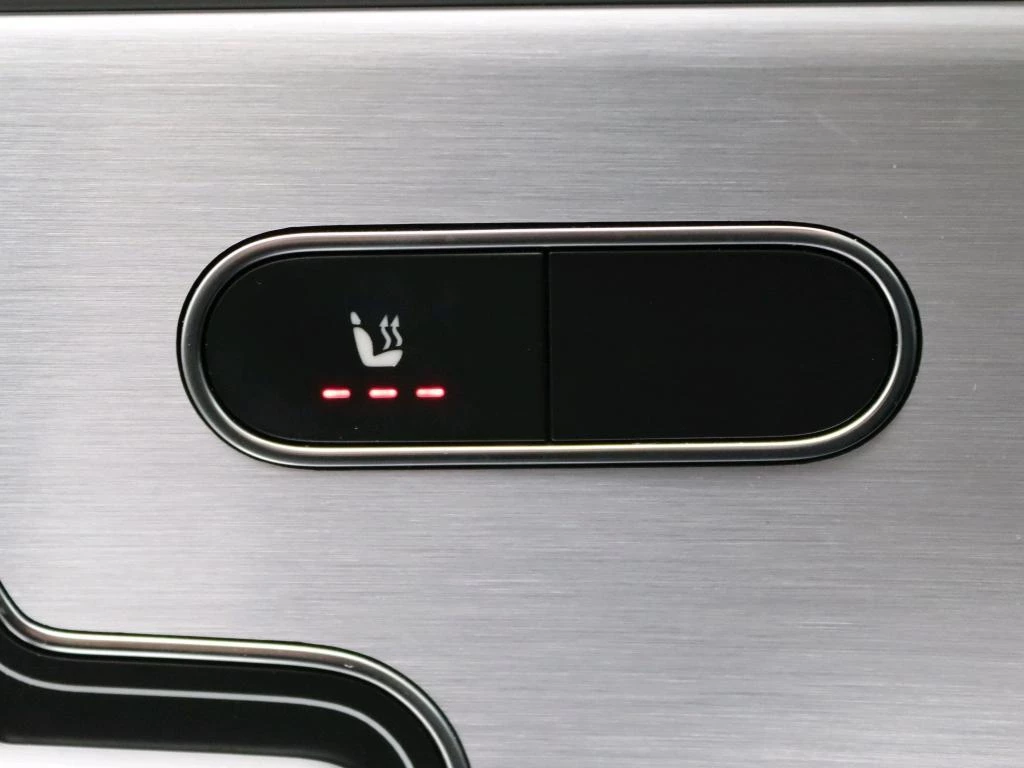 Mercedes-Benz-CLA-image-7