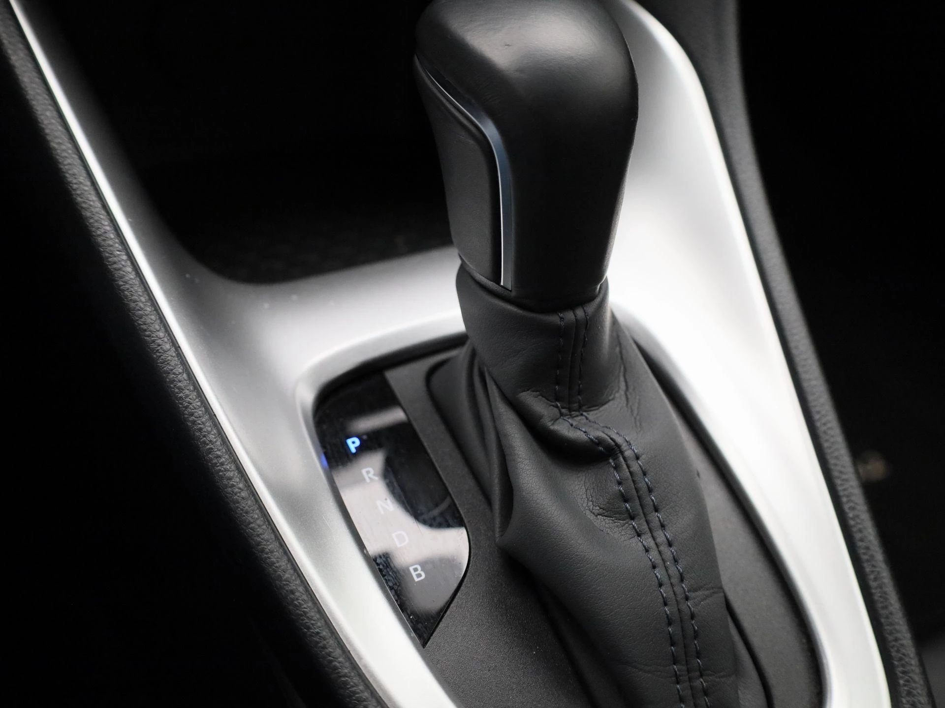 Mazda-2 Hybrid-image-21