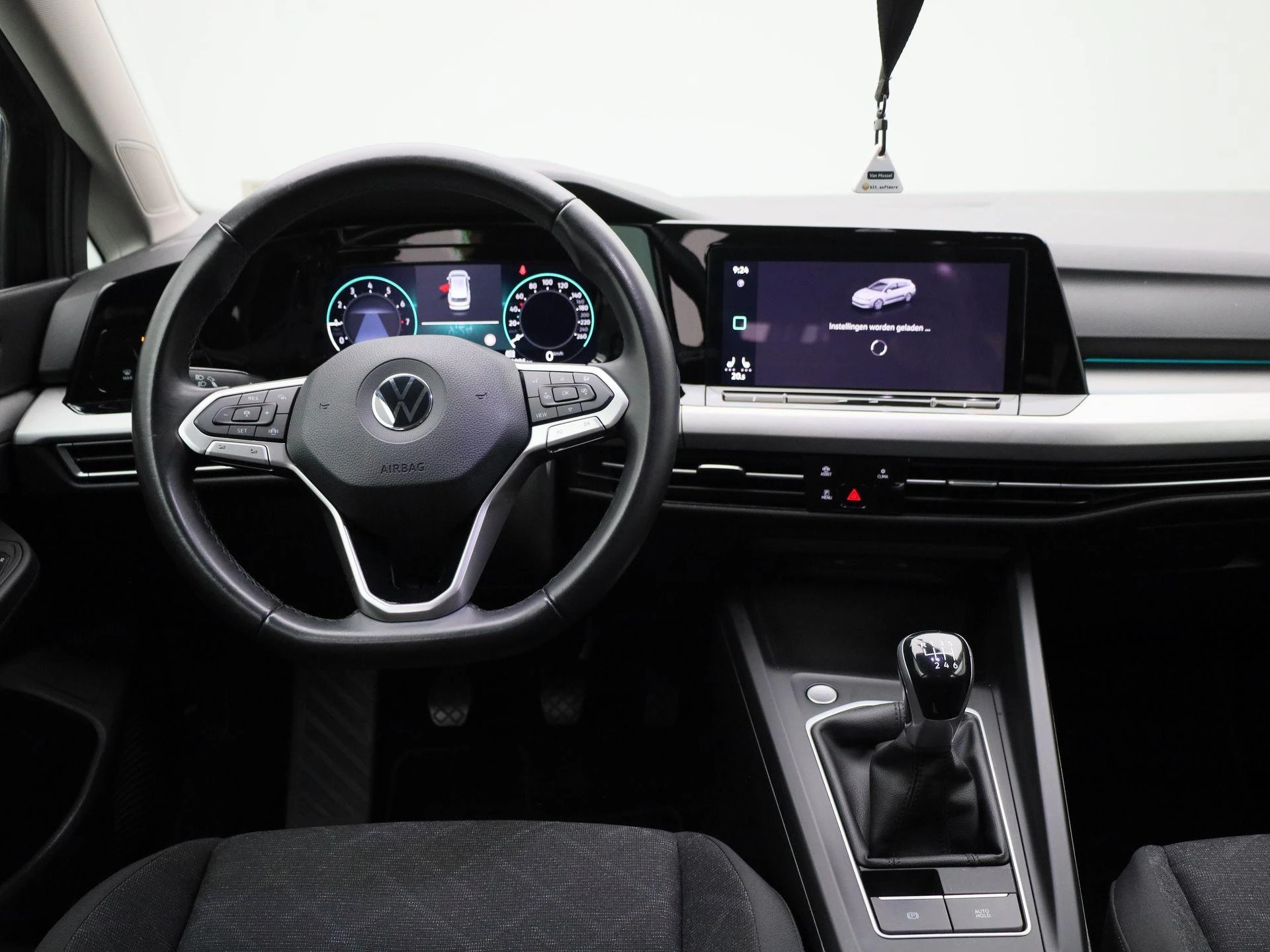 Volkswagen-Golf-image-6
