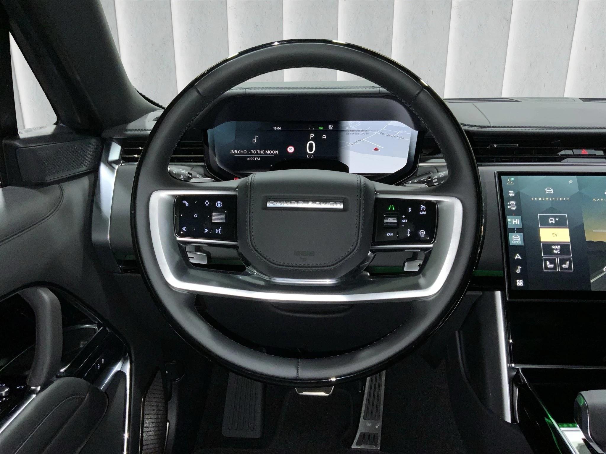 Land Rover-Range Rover-image-9