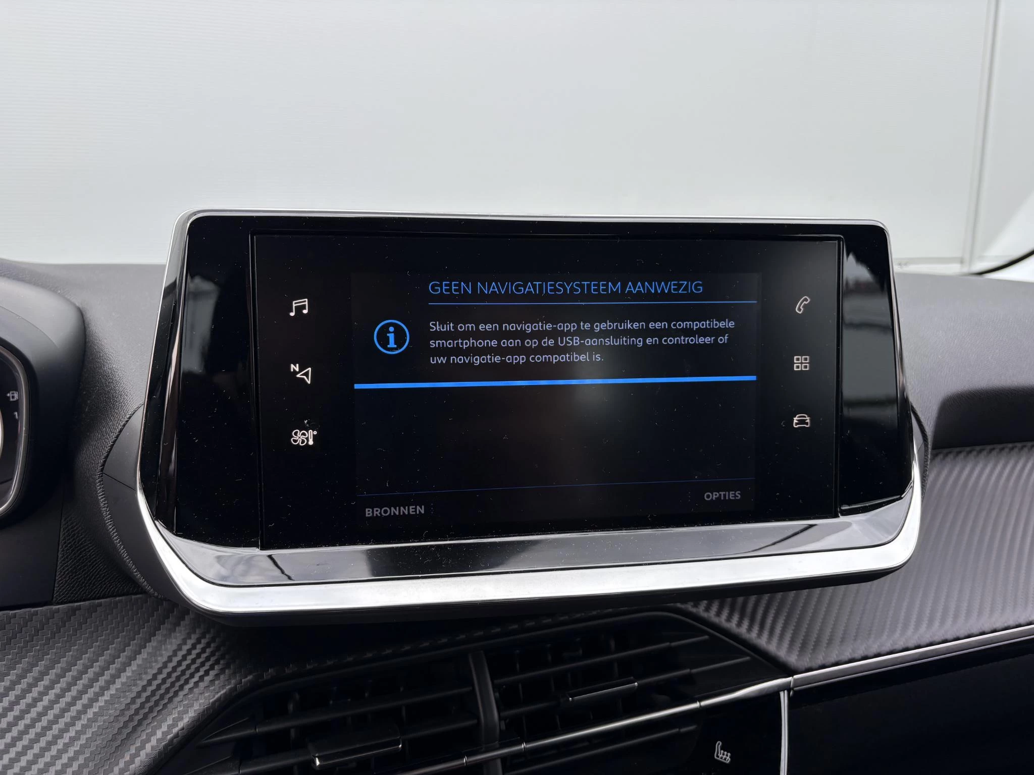 Peugeot-208-image-21
