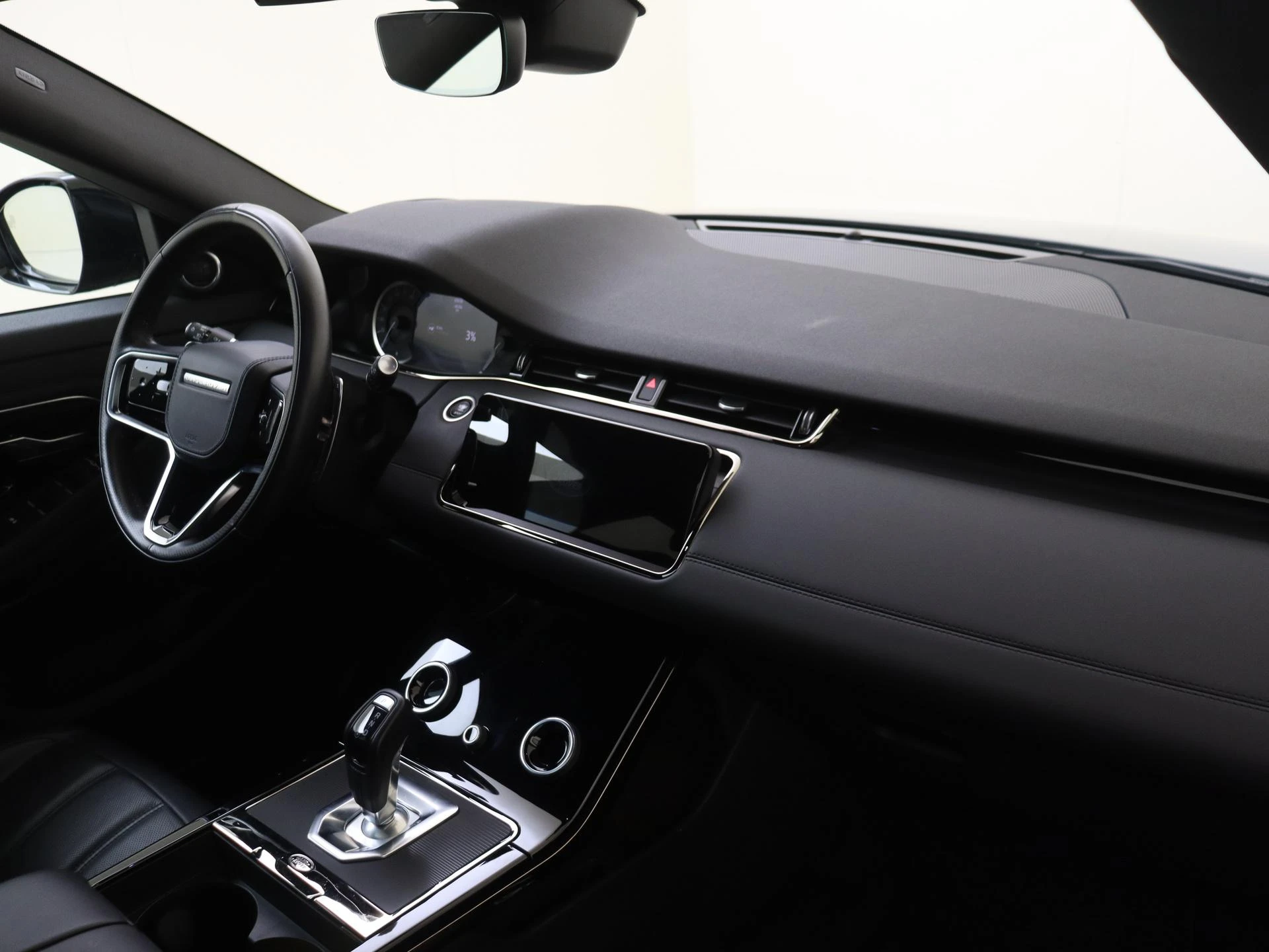 Land Rover-Range Rover Evoque-image-4