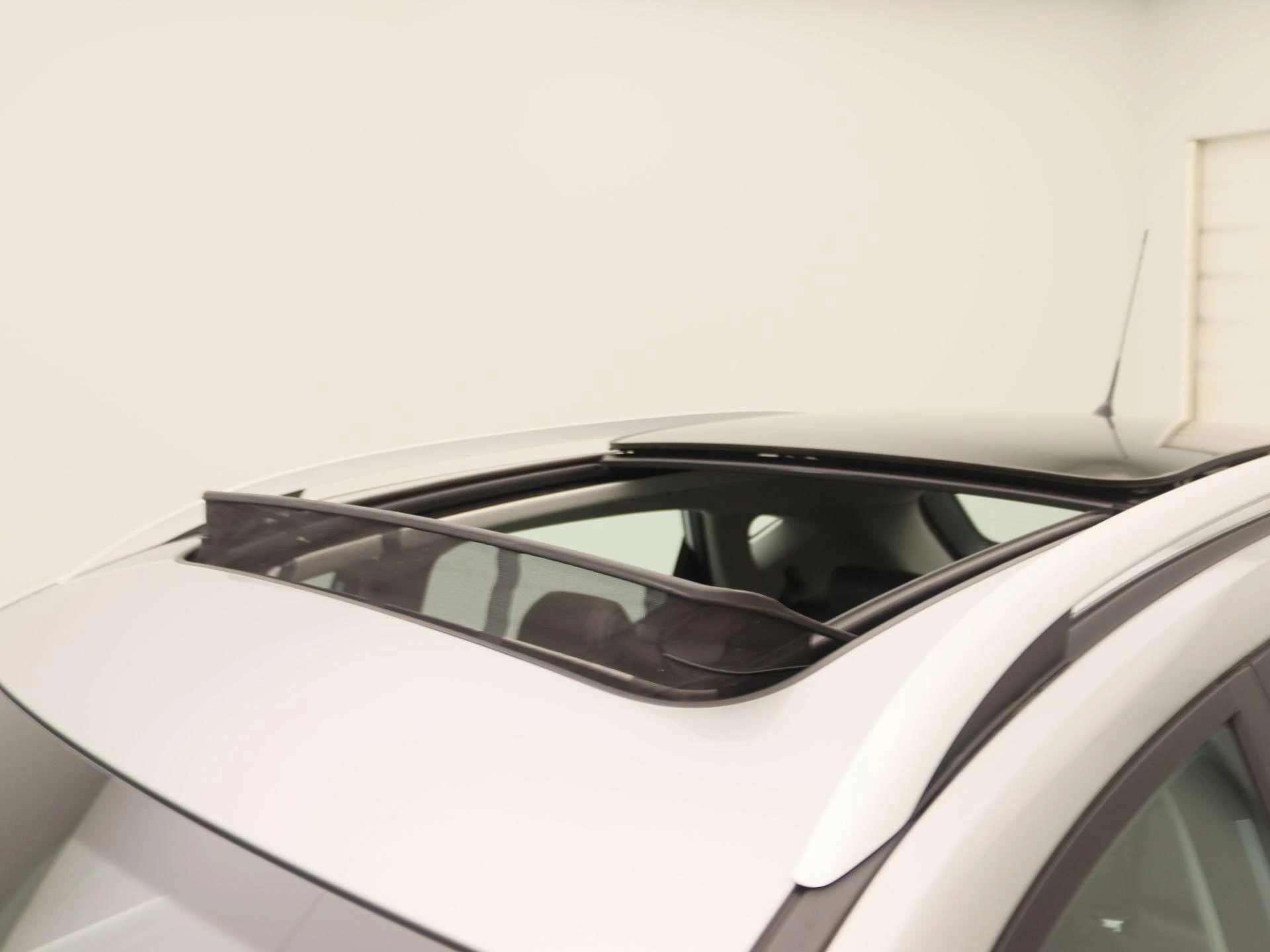 MG Standard Range Luxury 50 kWh