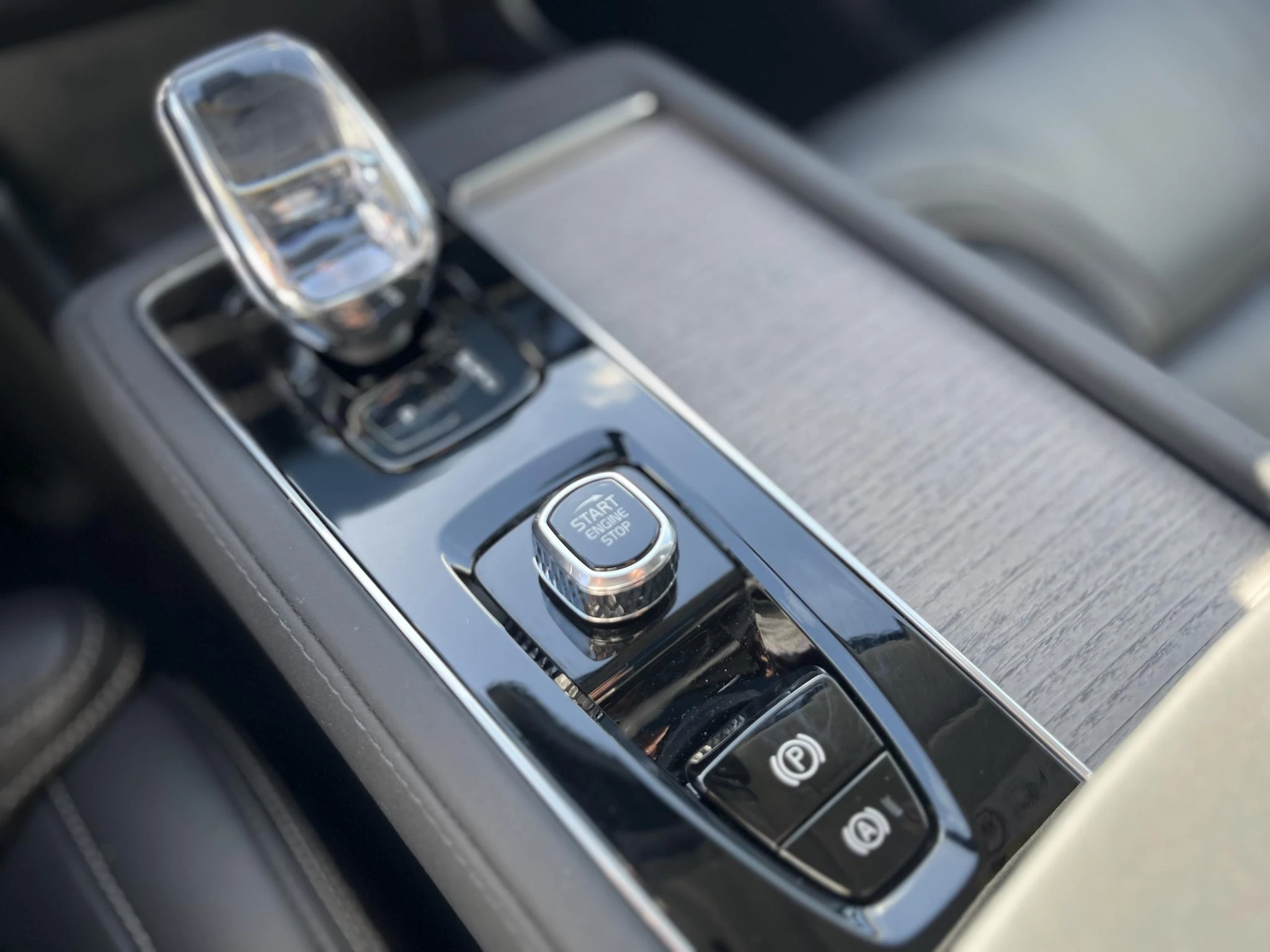 Volvo XC90 T8 Plug-in hybrid AWD Ultra Dark