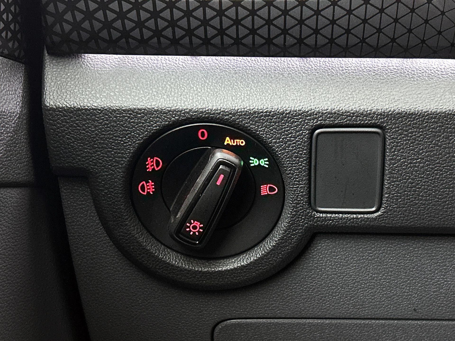 Volkswagen-T-Cross-image-24