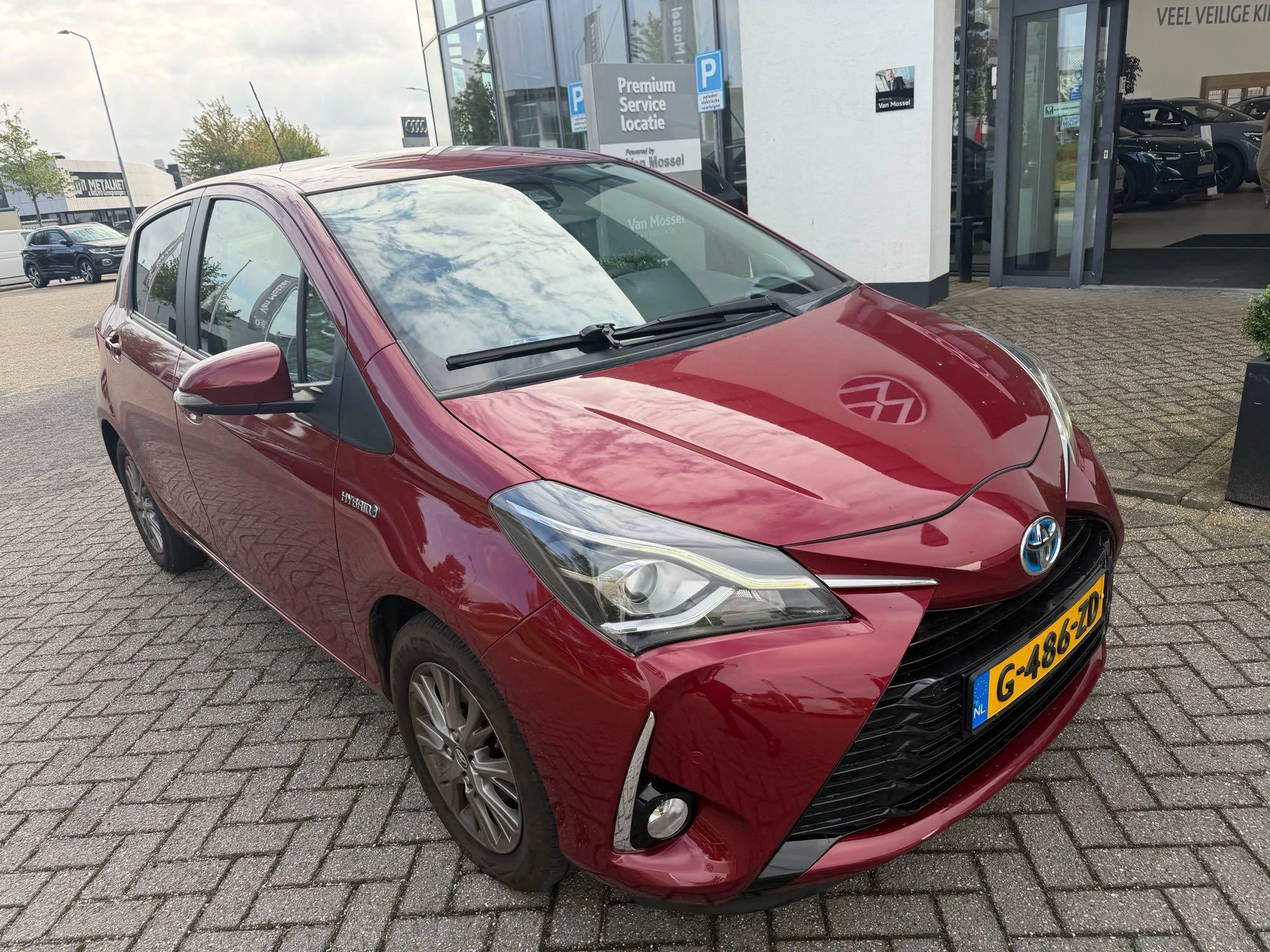 Toyota-Yaris-image-2