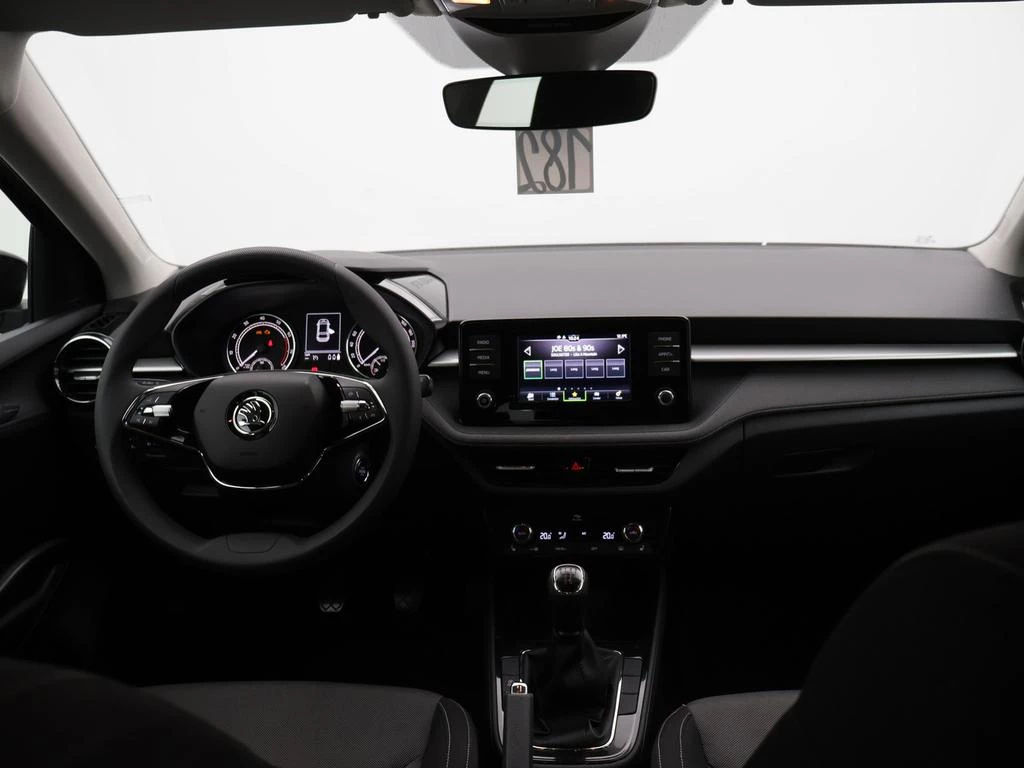 Škoda Fabia Fabia 1.0i Ambition *APP CONNECT*PDC*ZETELVERWARMING*AIRCO*DAB*...