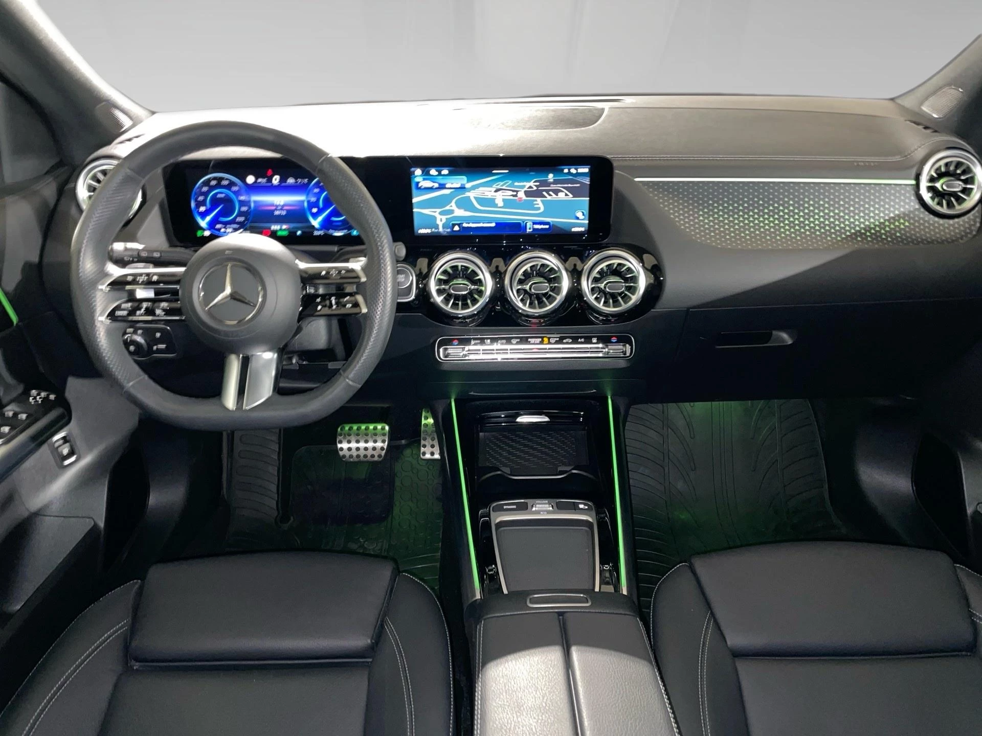 Mercedes-Benz-EQA-image-4