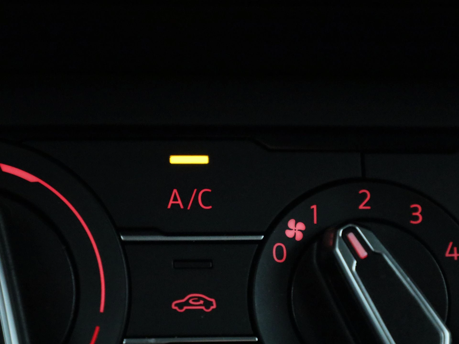 Volkswagen-Polo-image-21