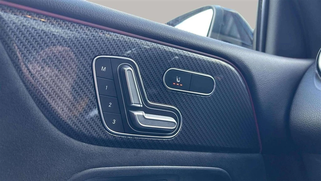 Mercedes-Benz-GLB-image-10