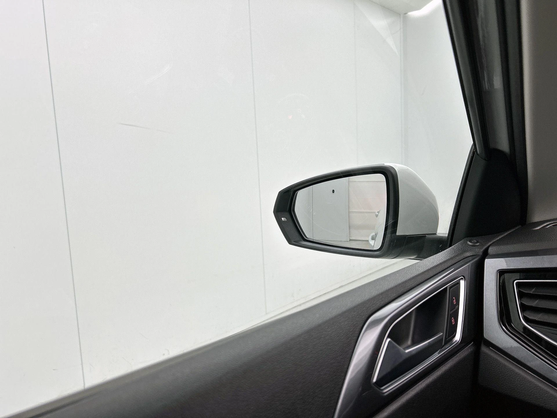 Volkswagen-Polo-image-15