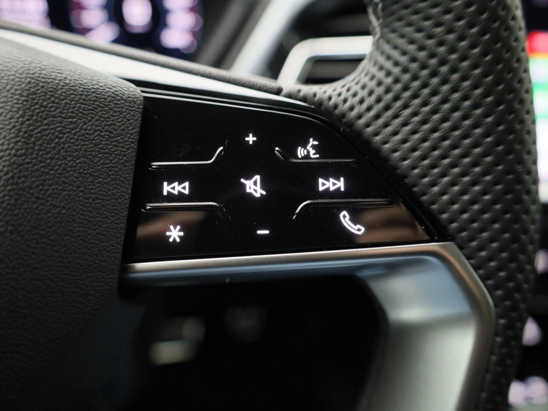 Audi-Q4 e-tron-image-17