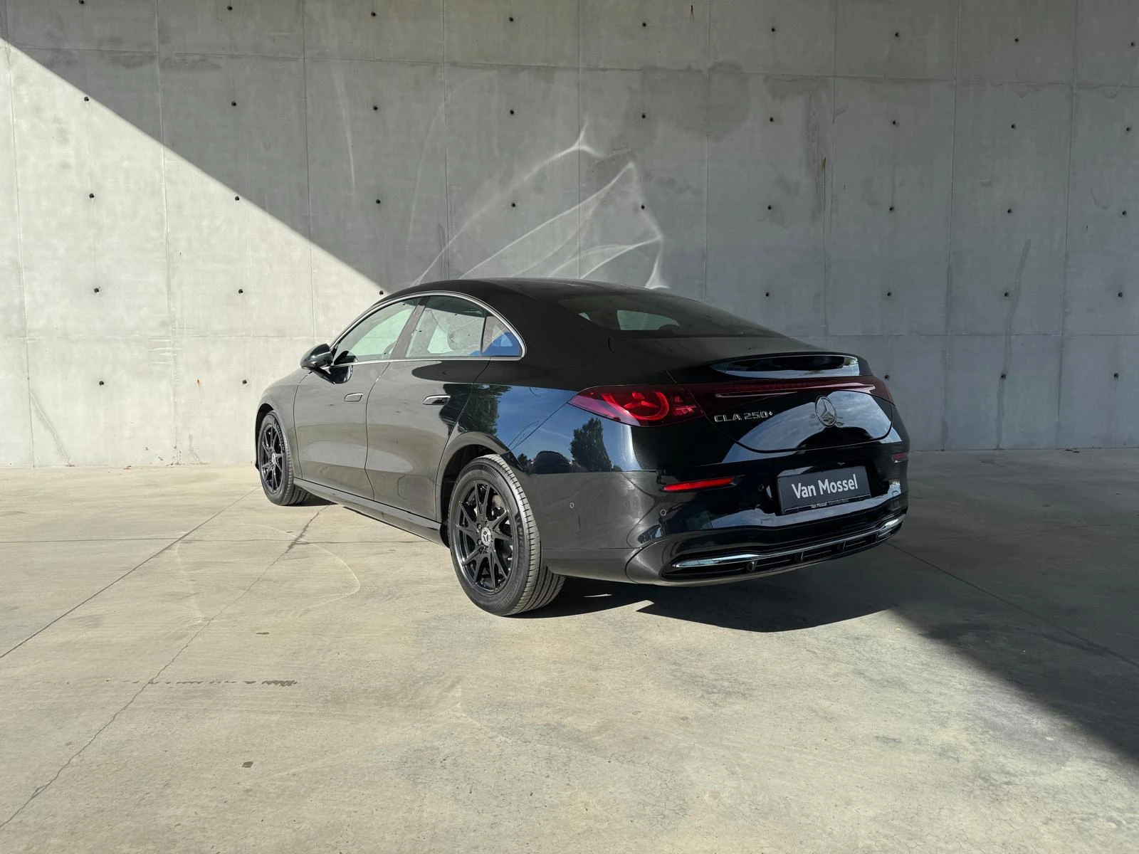 Mercedes-Benz-CLA-image-3