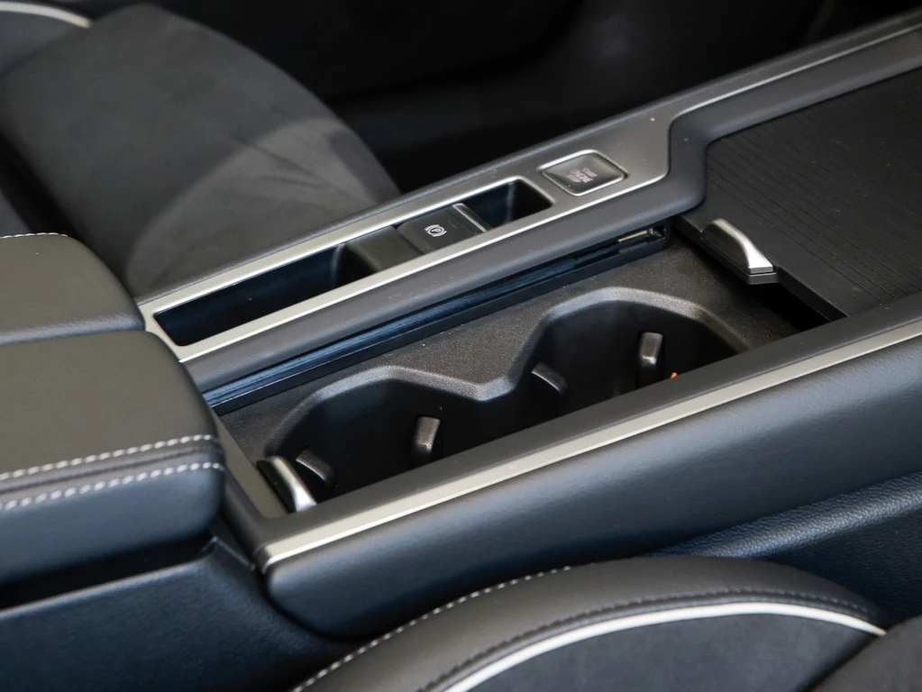 Volkswagen Passat Variant 1,5 eTSI DSG Business,AHK,LED,ACC 360° Kamera,Sitz/Lenkradheizung,Apple Car Play