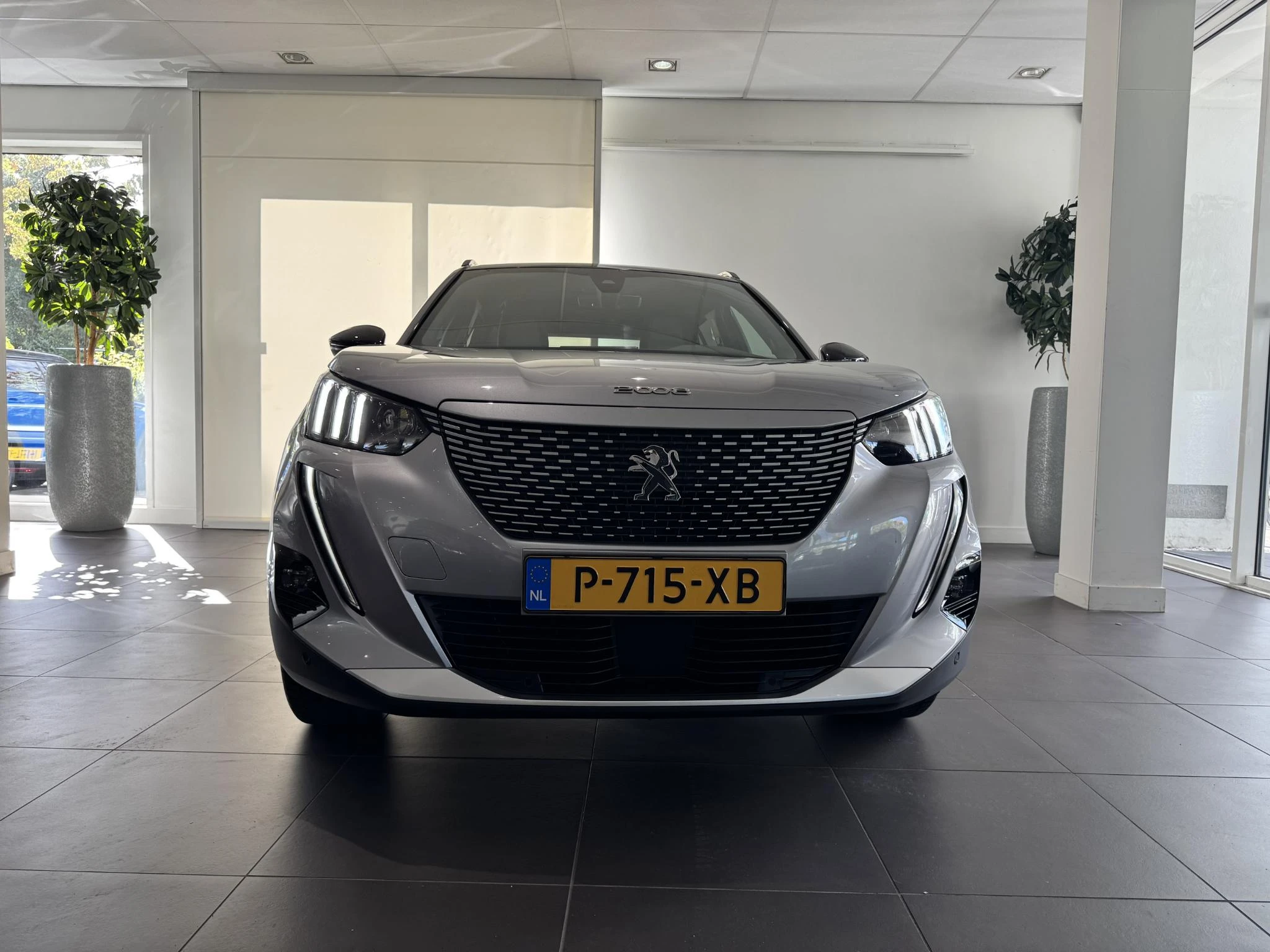 Peugeot-e-2008-image-1