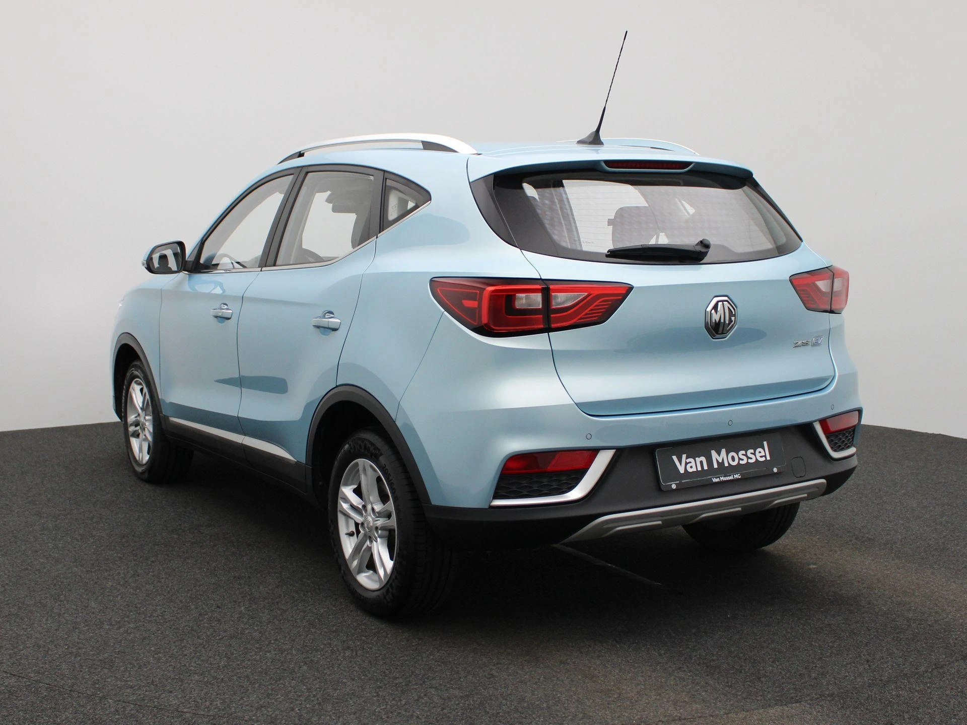 MG-ZS EV-image-1