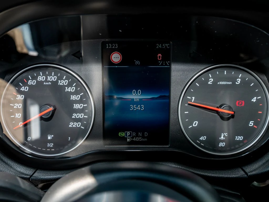 Mercedes-Benz-T-Klasse 180 d-image-14