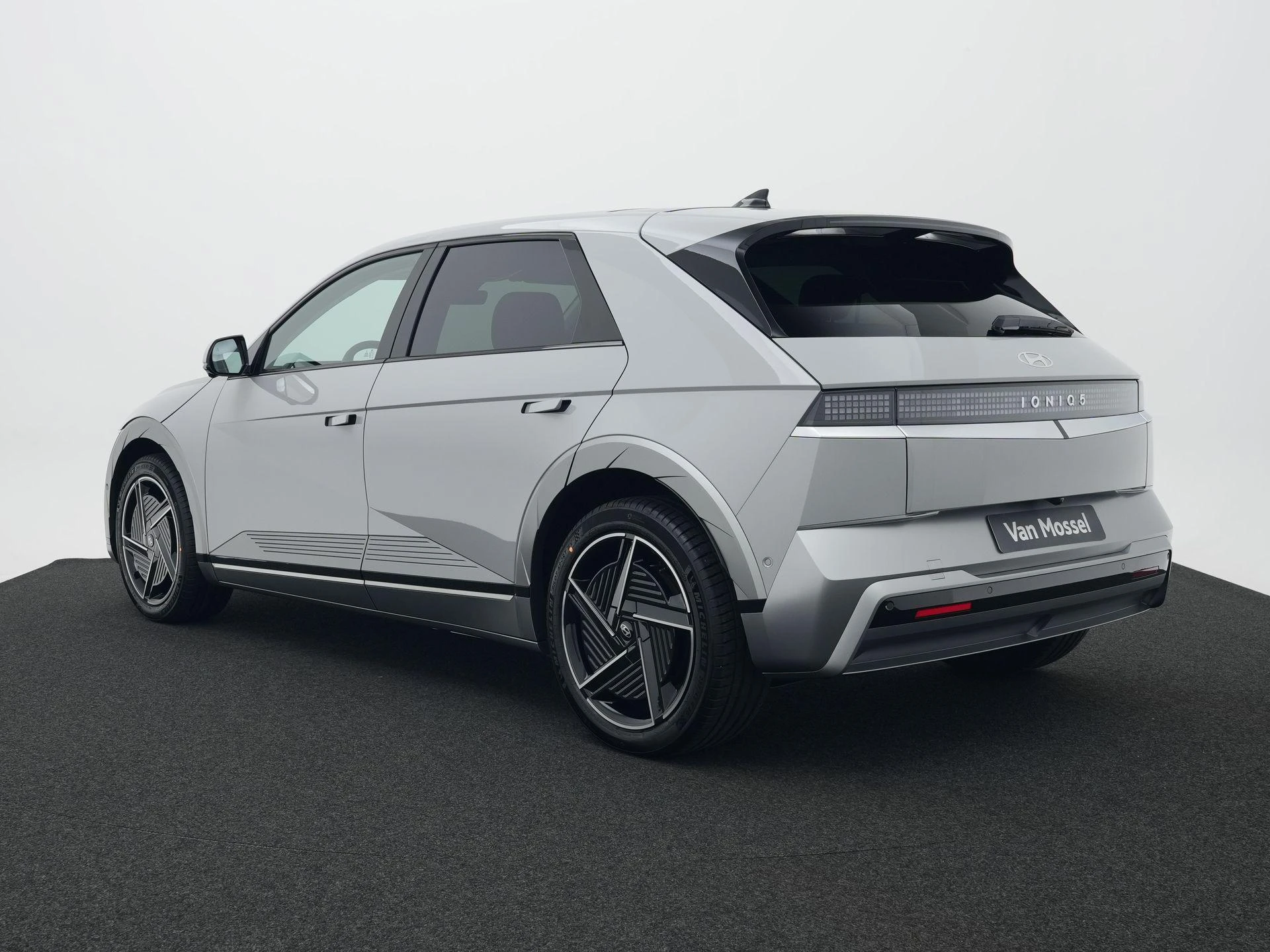 Hyundai-IONIQ 5-image-1