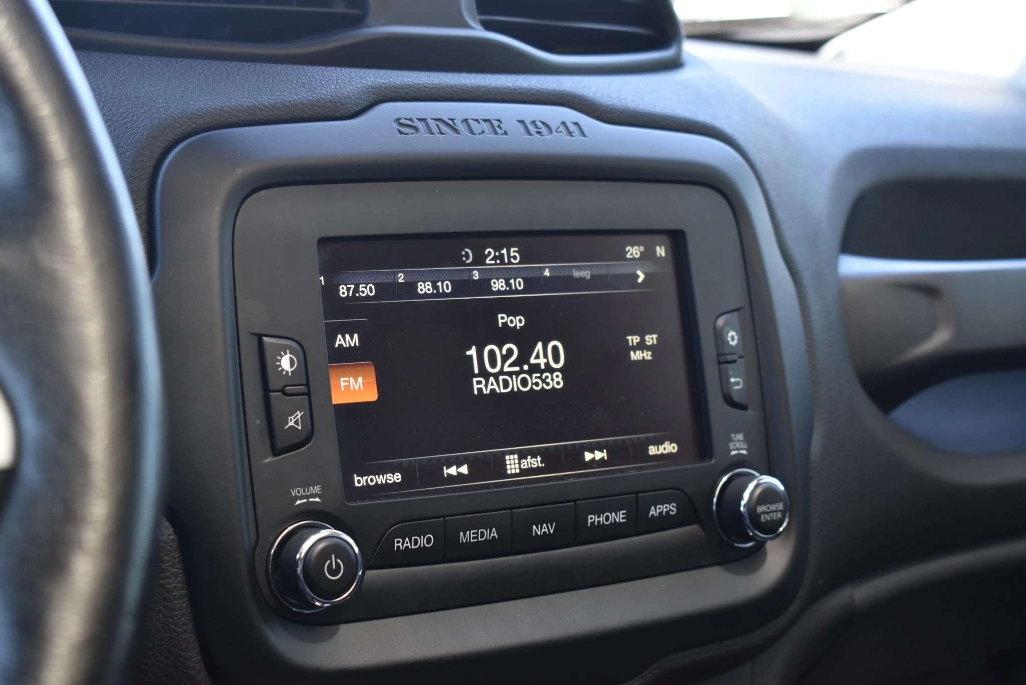 Jeep-Renegade-image-23