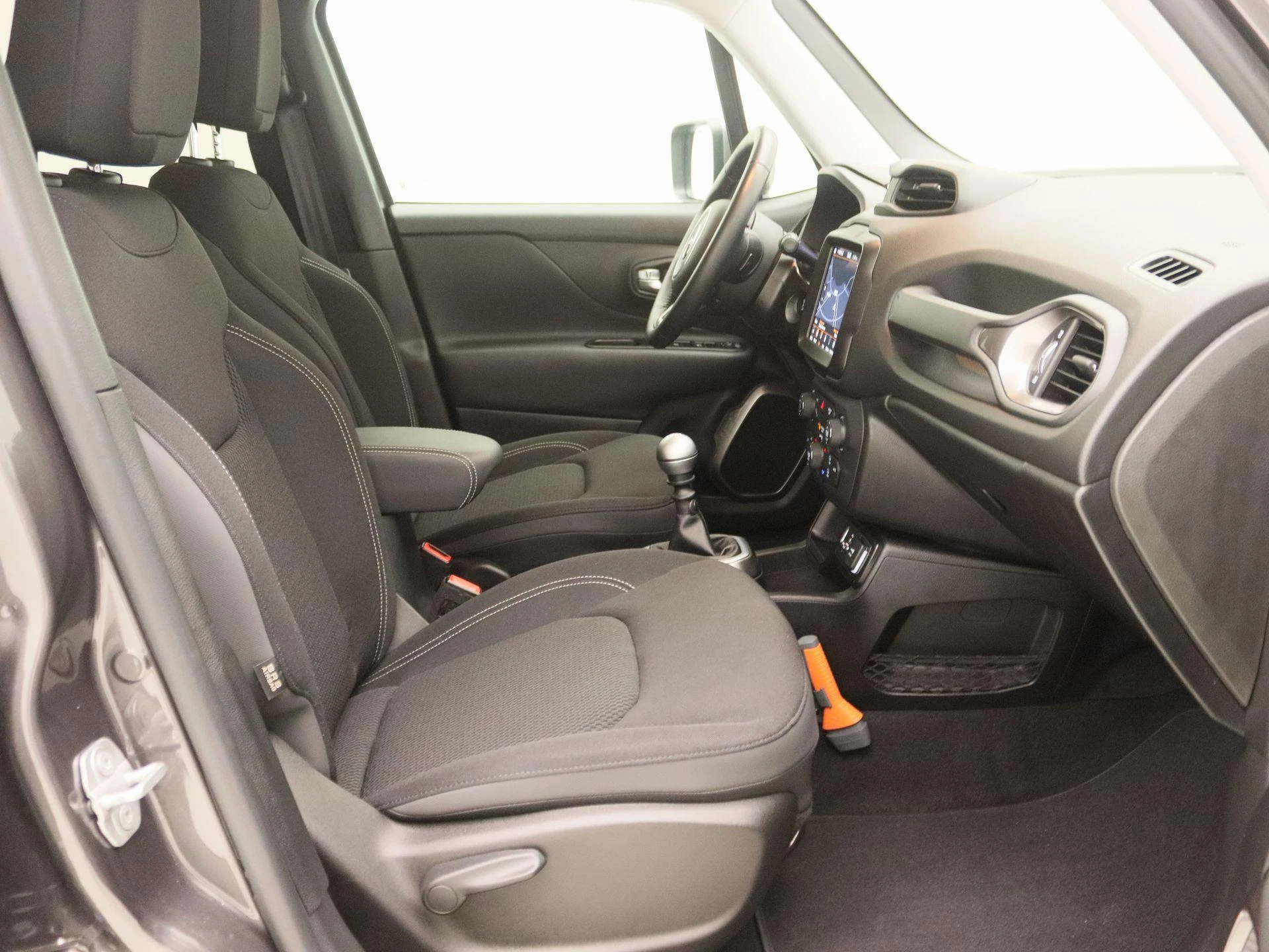 Jeep-Renegade-image-22