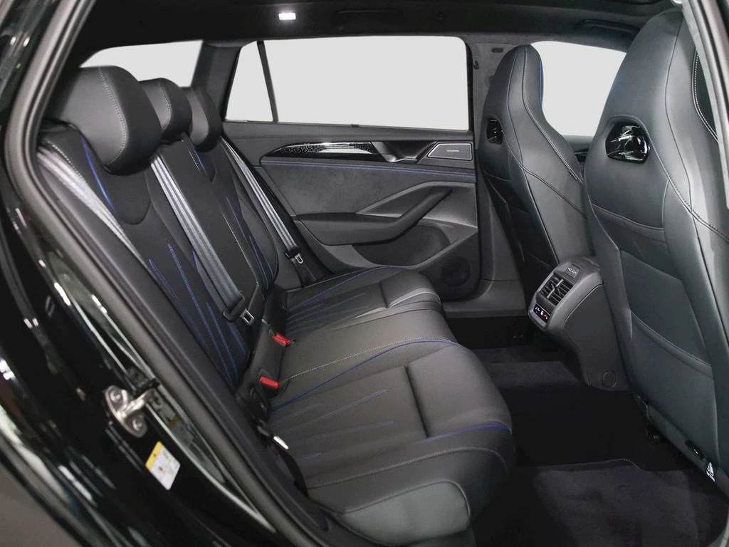 Volkswagen Passat Variant 1.5 TSI eHybrid 200 kW R-Line