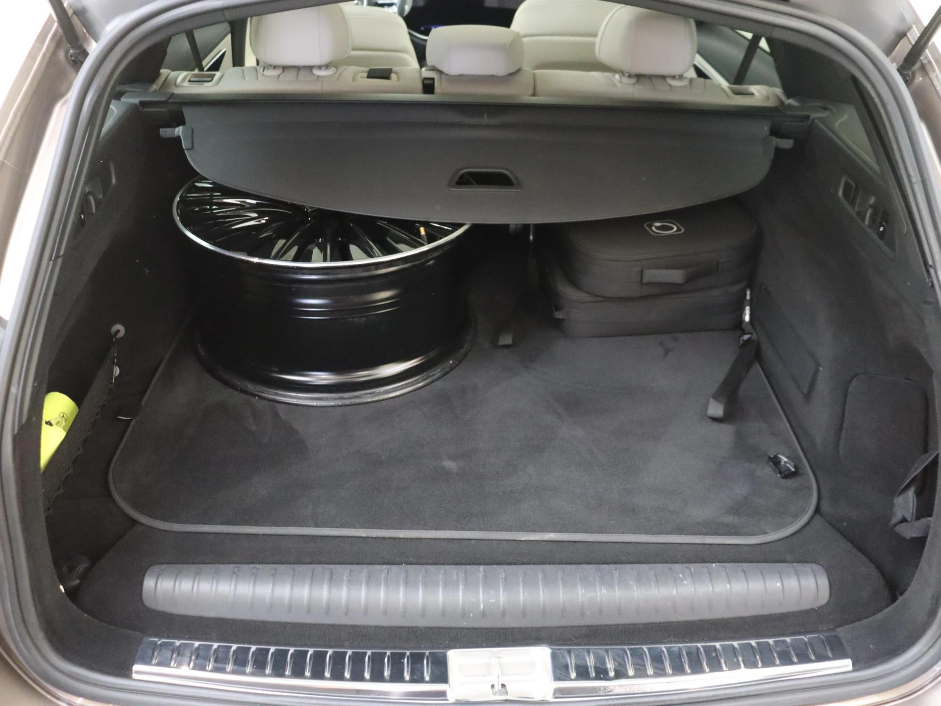 Mercedes-Benz-E-Klasse-image-29