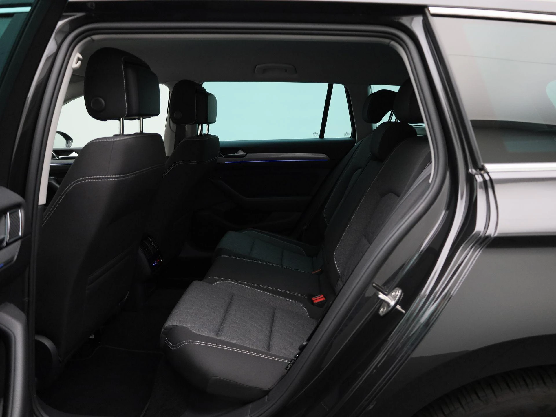 Volkswagen-Passat-image-9