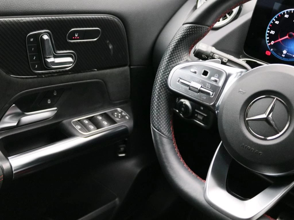 Mercedes-Benz-GLA-image-5