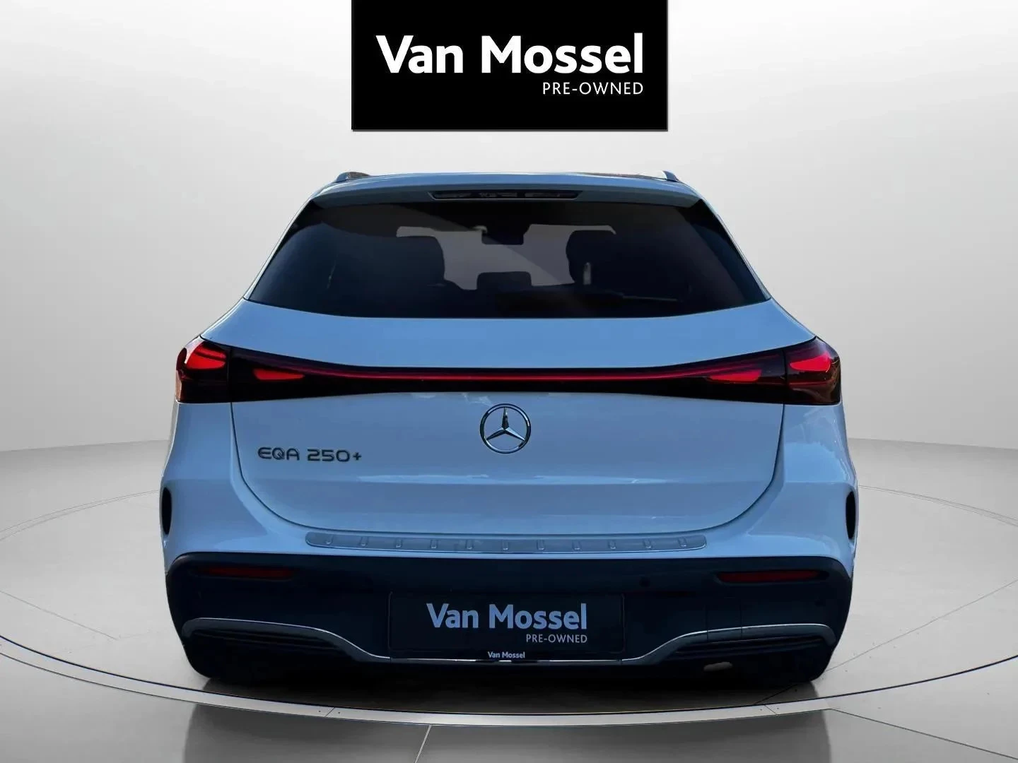 Mercedes-Benz-EQA-image-5