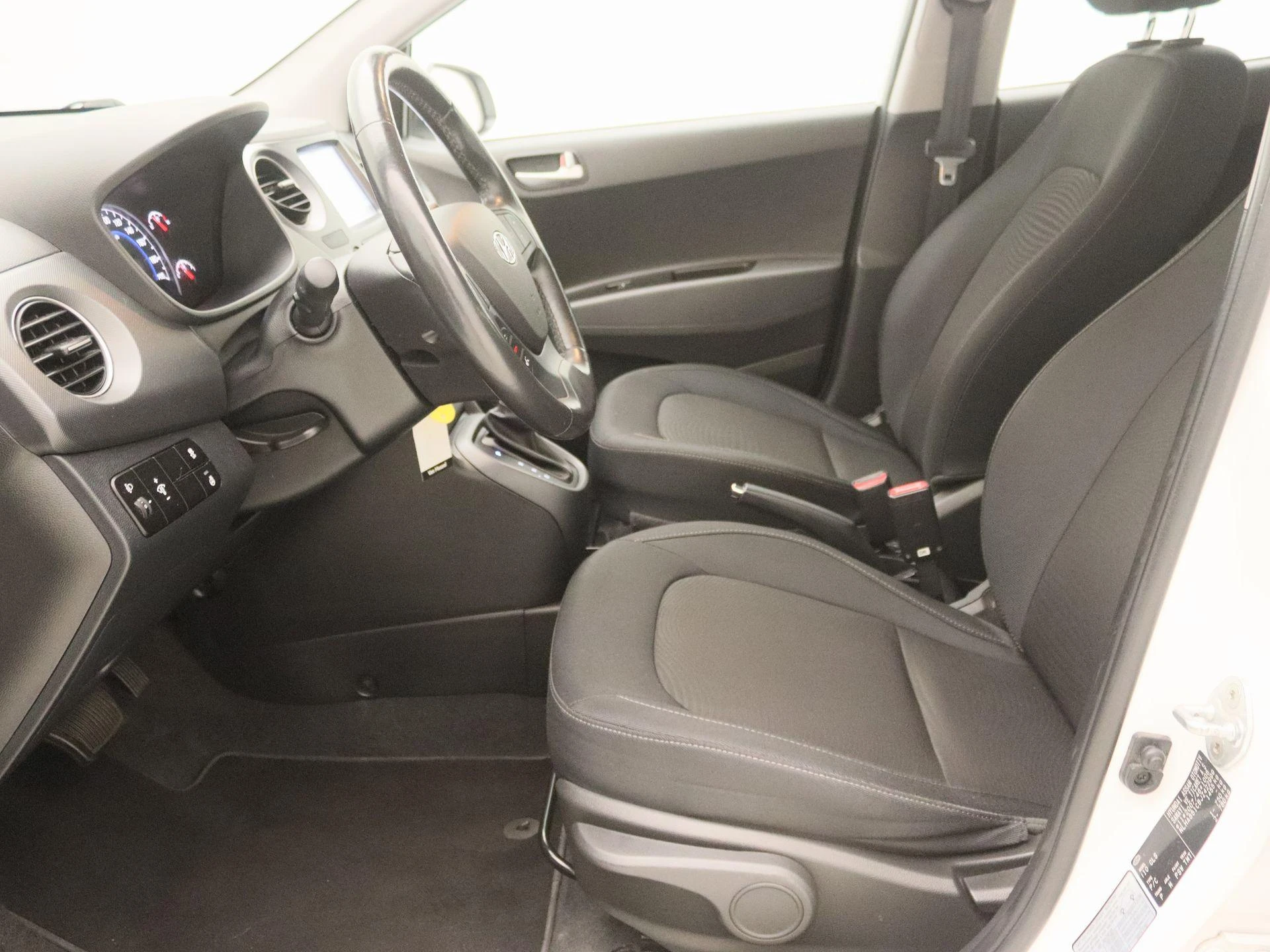 Hyundai-i10-image-11