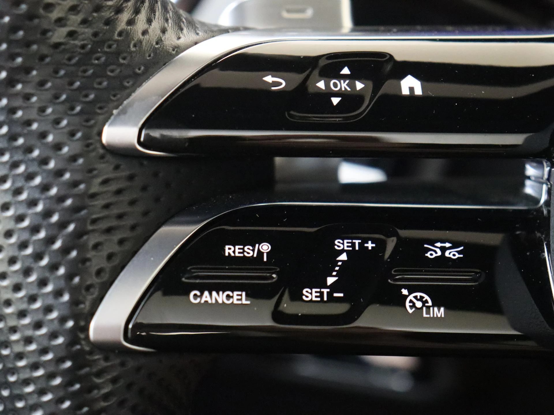 Mercedes-Benz EQS SUV 450+ AMG Line 7p 108 kWh