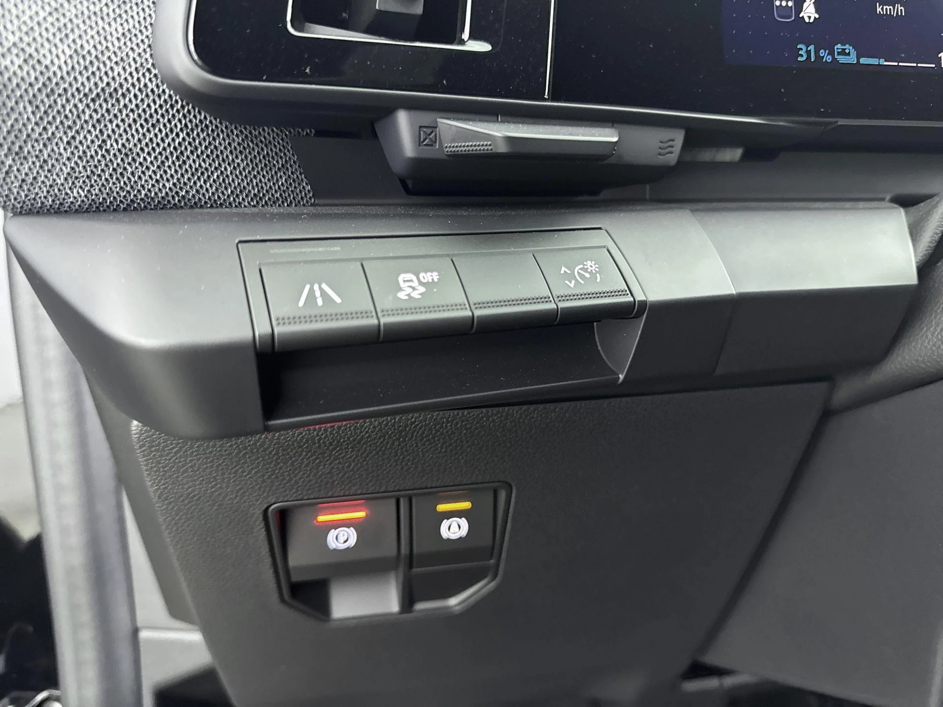 Renault-Megane E-Tech-image-19