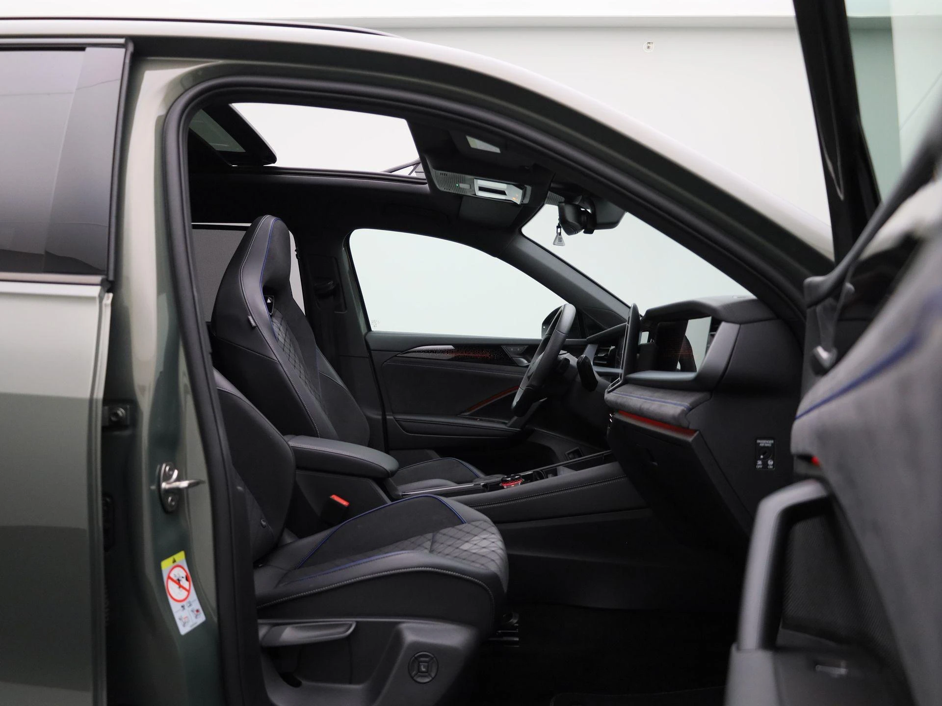 Volkswagen Tayron 1.5 eHybrid R-Line Edition 204 PK|