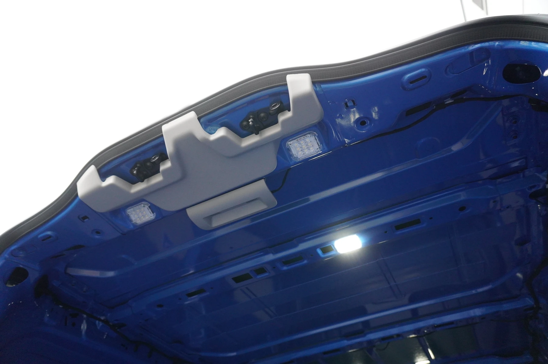 Volkswagen-Transporter-image-30