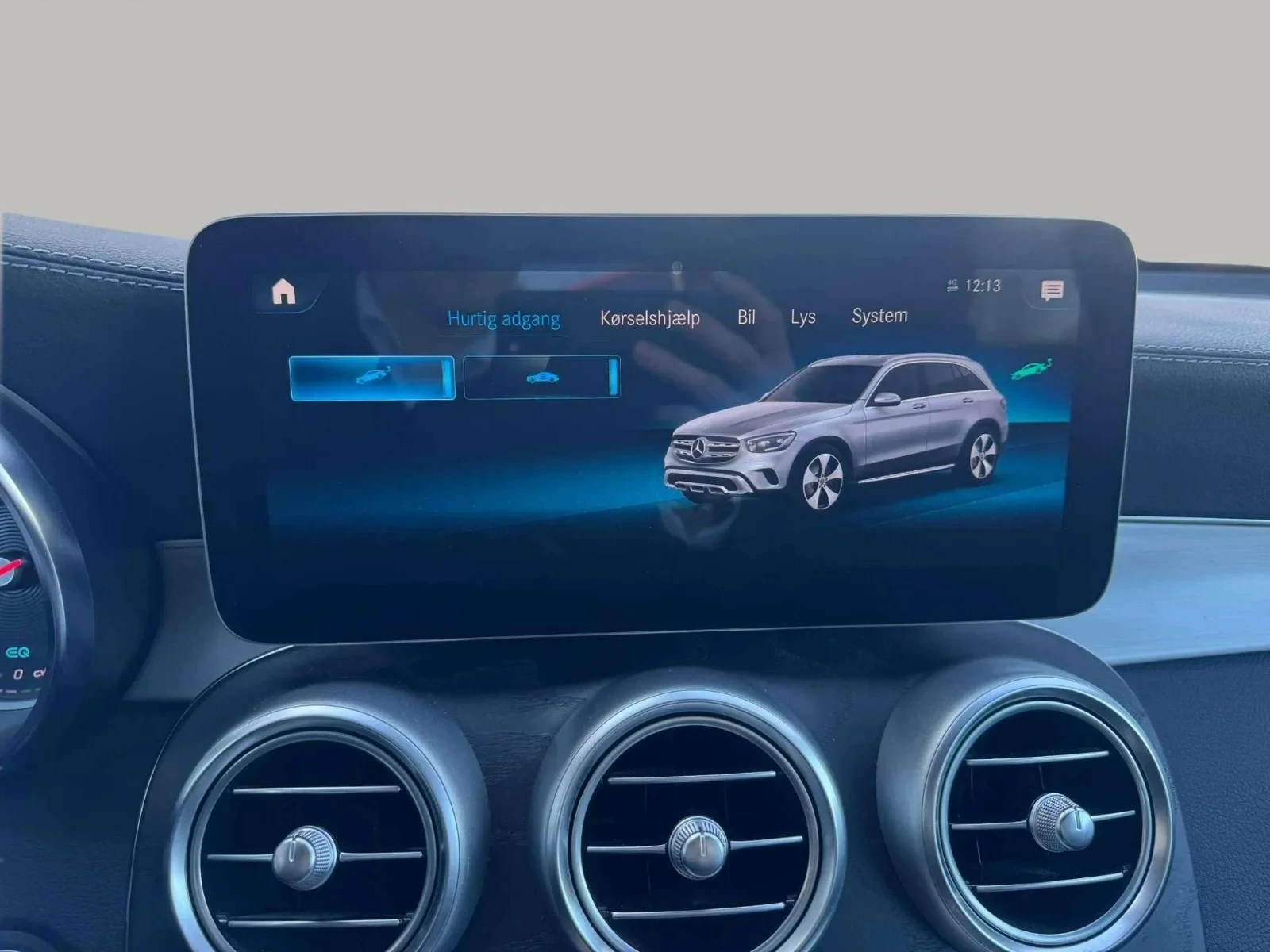 Mercedes-Benz-GLC-image-15