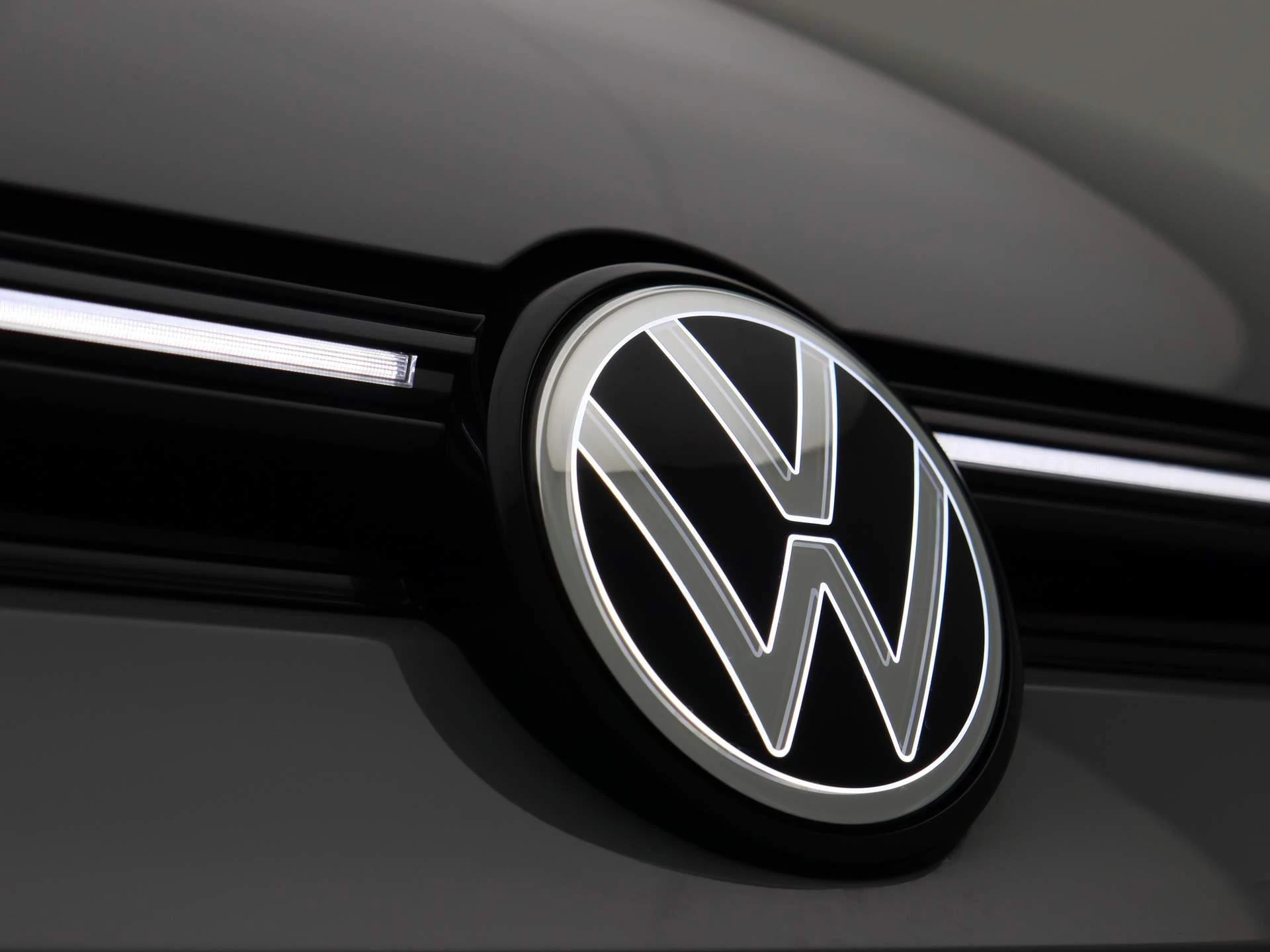 Volkswagen-Golf-image-49