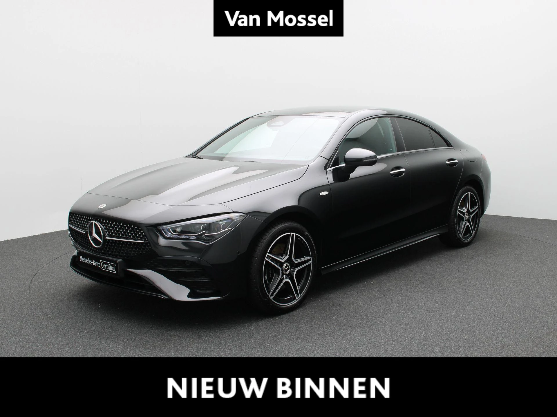Mercedes-Benz-CLA-image-0