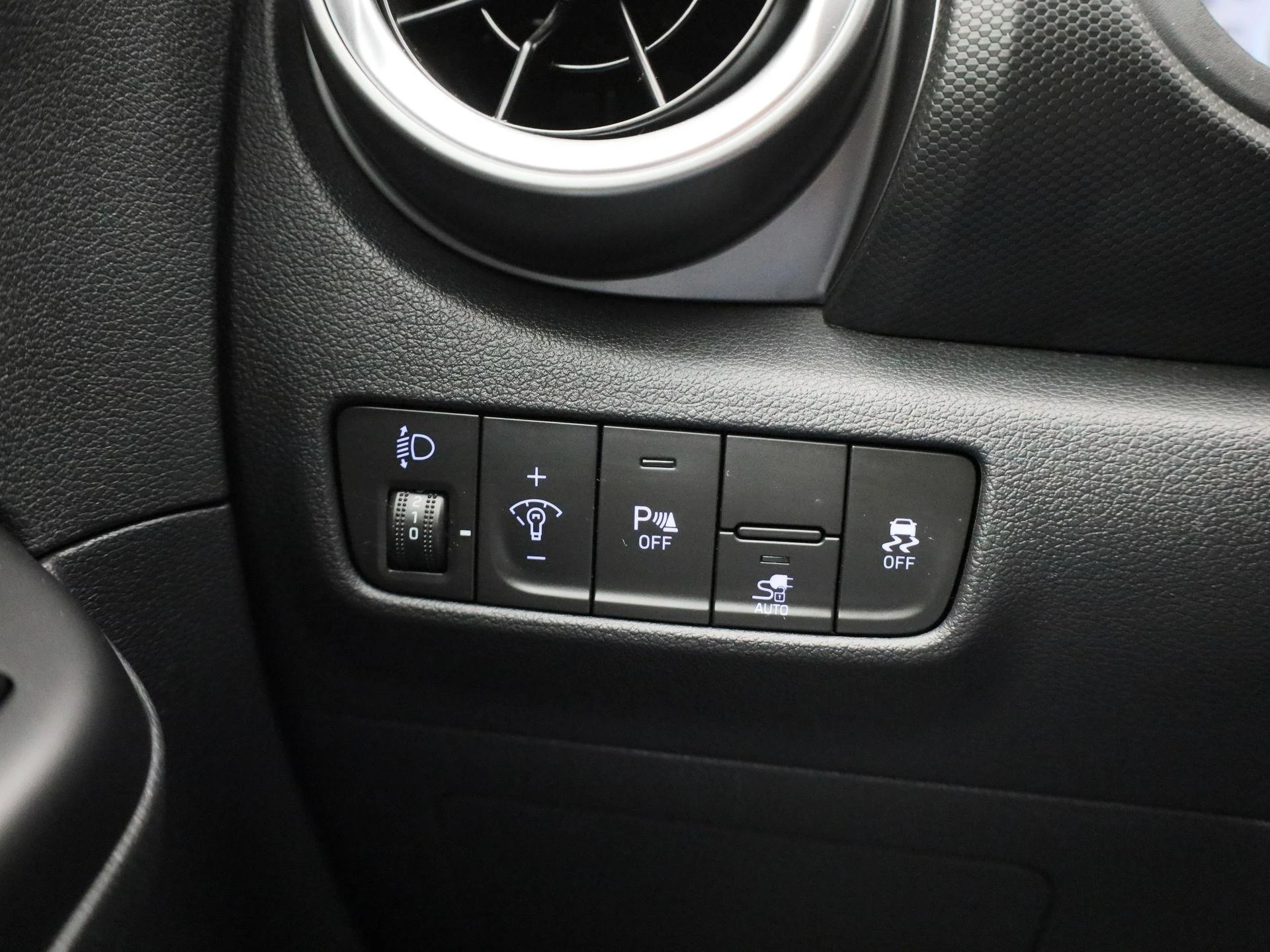 Hyundai-Kona-image-25
