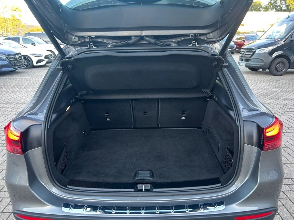 Mercedes-Benz-GLA 200 d-image-13
