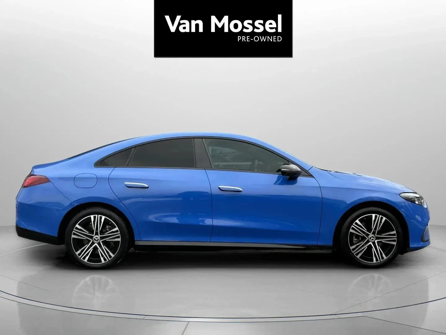 Mercedes-Benz-CLA-image-3