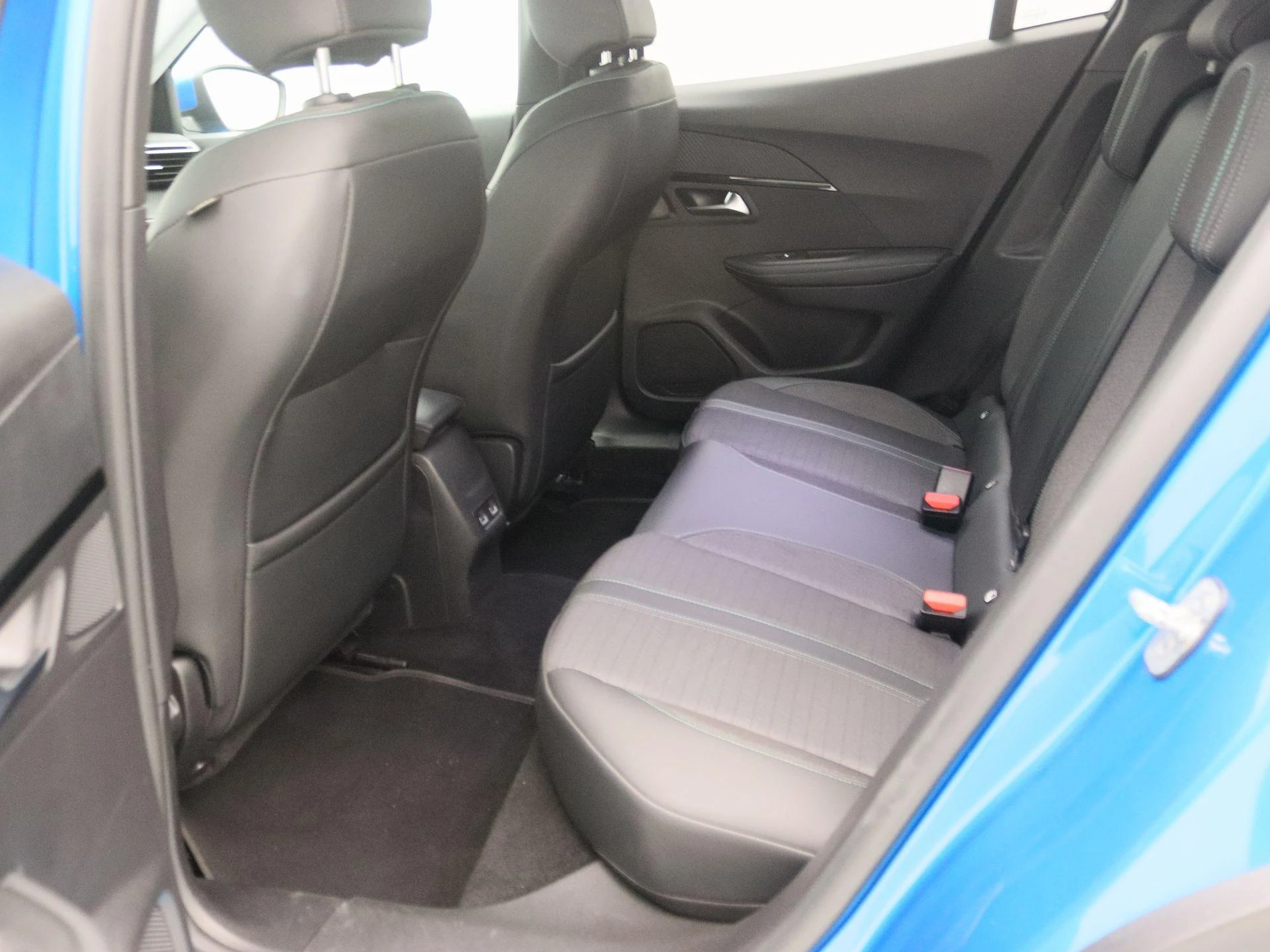 Peugeot e-2008 EV Allure Pack 50 kWh